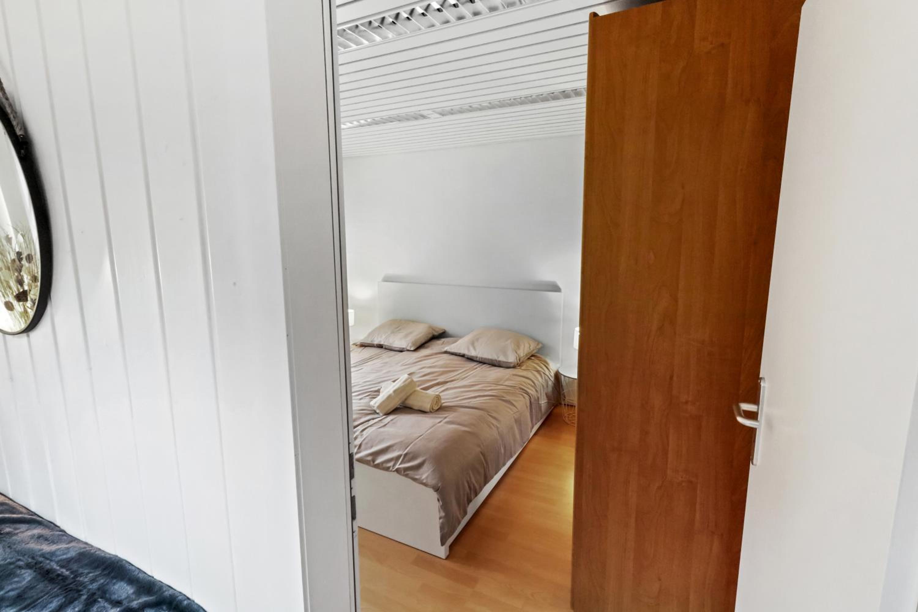 One-Bedroom Apartment - Photo 21