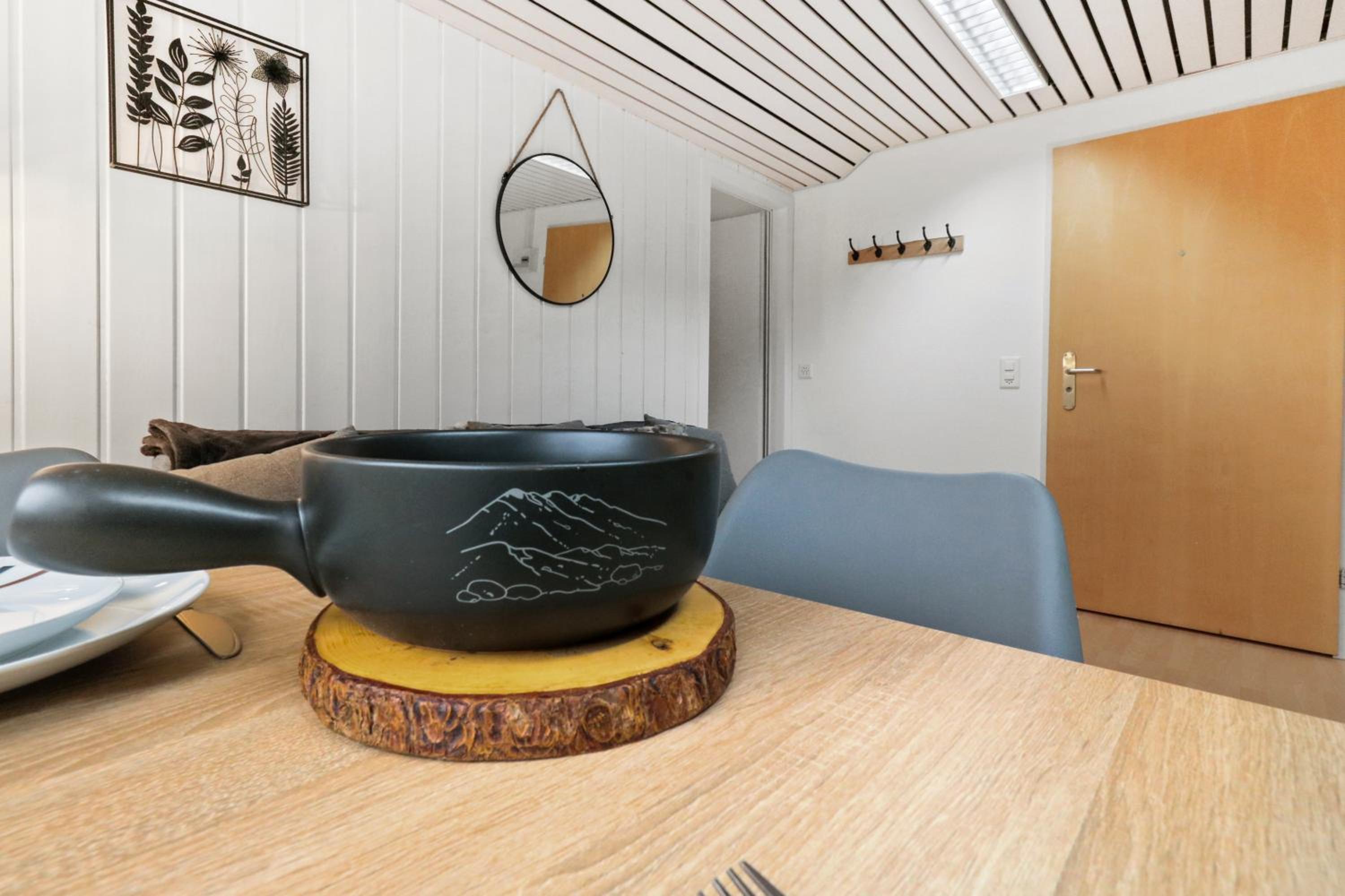 One-Bedroom Apartment - Photo 13