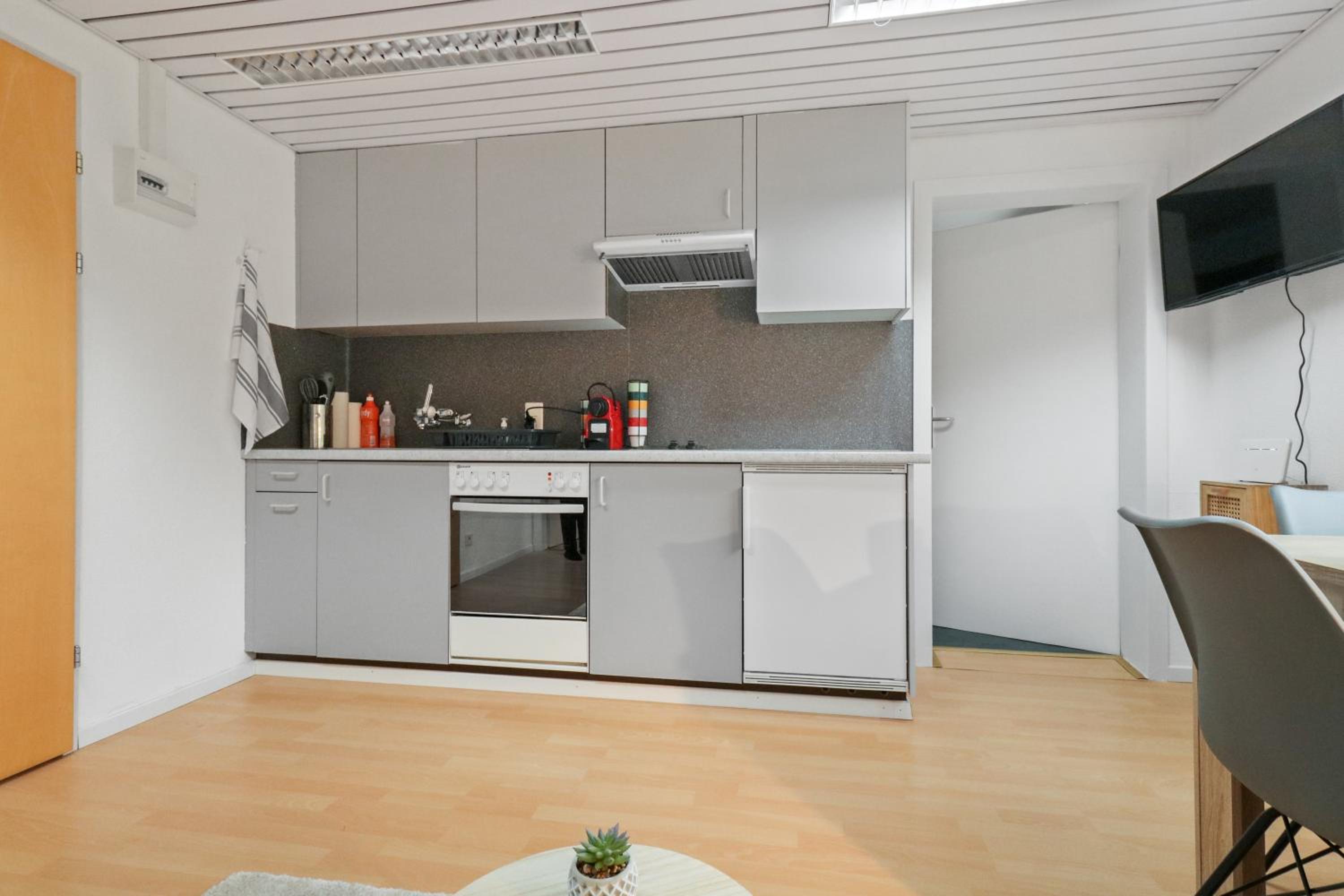 One-Bedroom Apartment - Photo 12