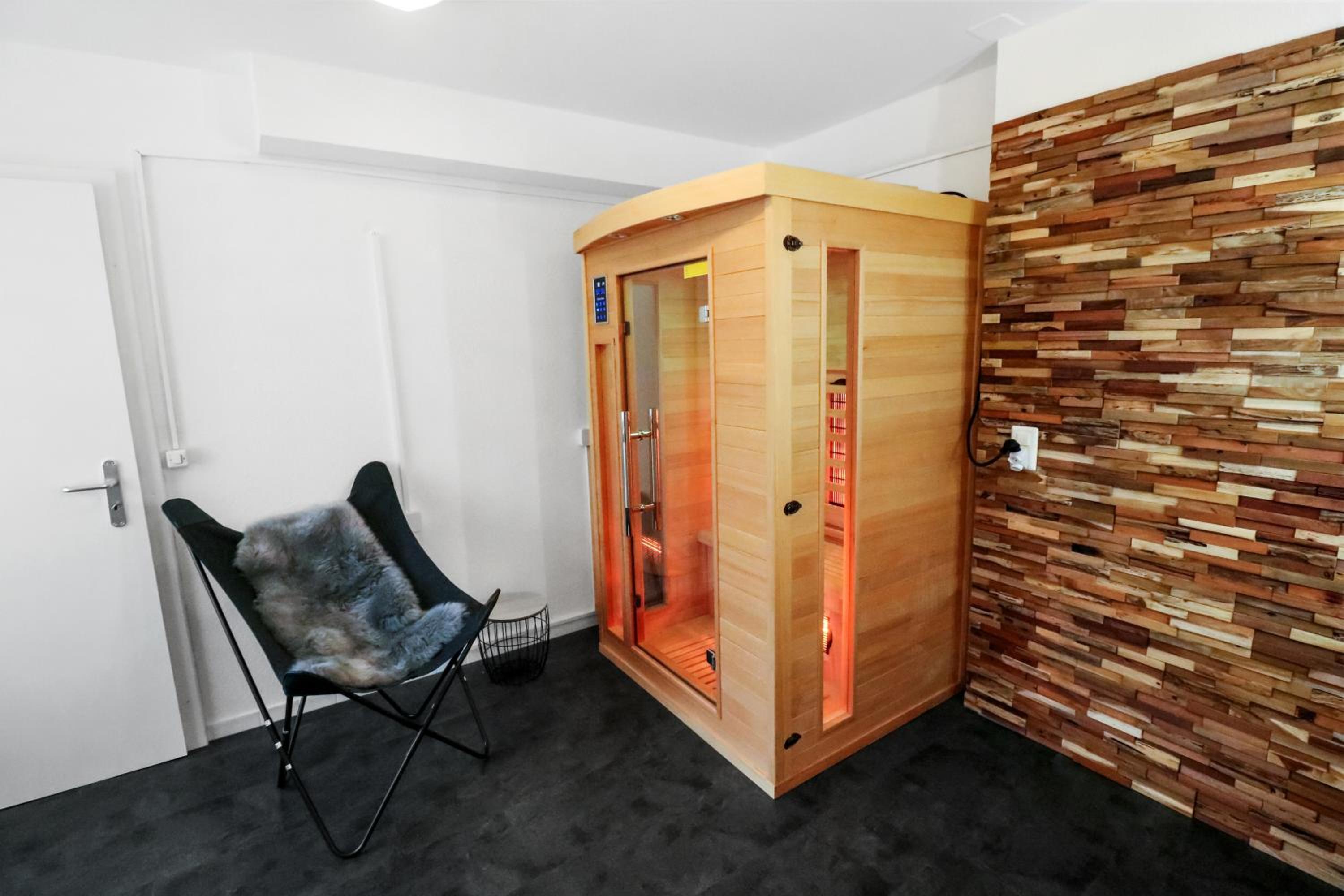 One-Bedroom Apartment - Photo 27