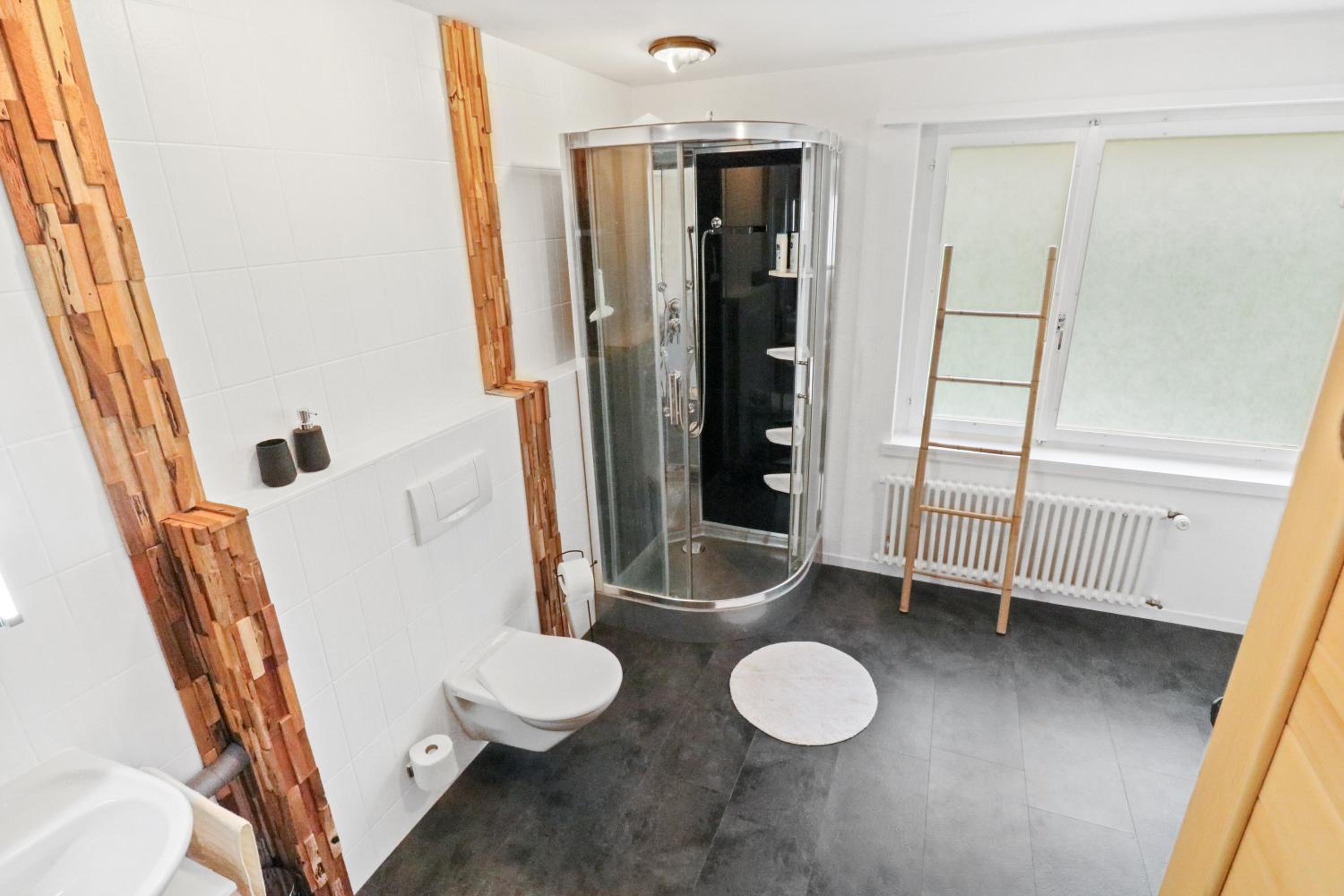 One-Bedroom Apartment - Photo 6