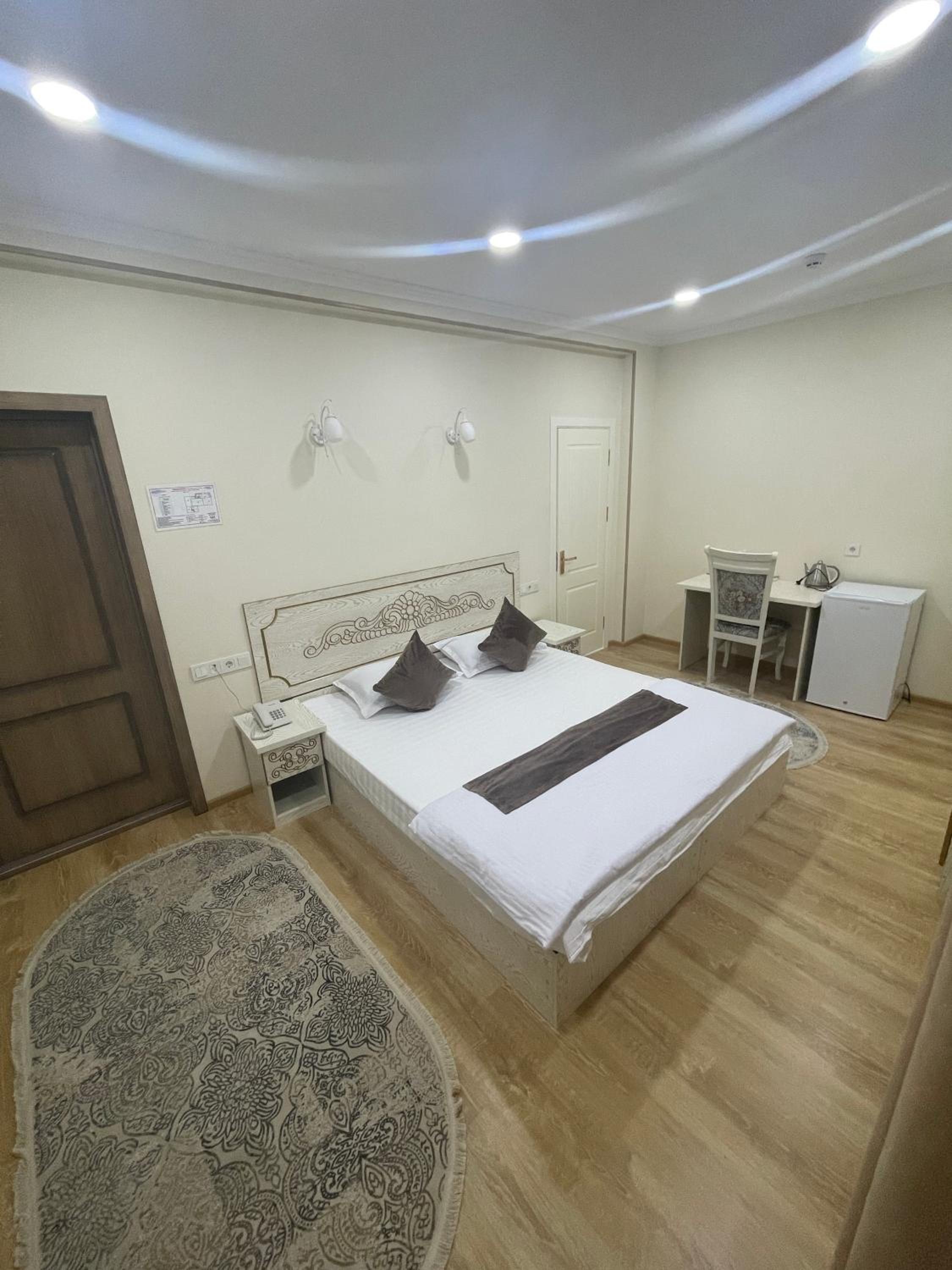 Double or Twin Room photo 2