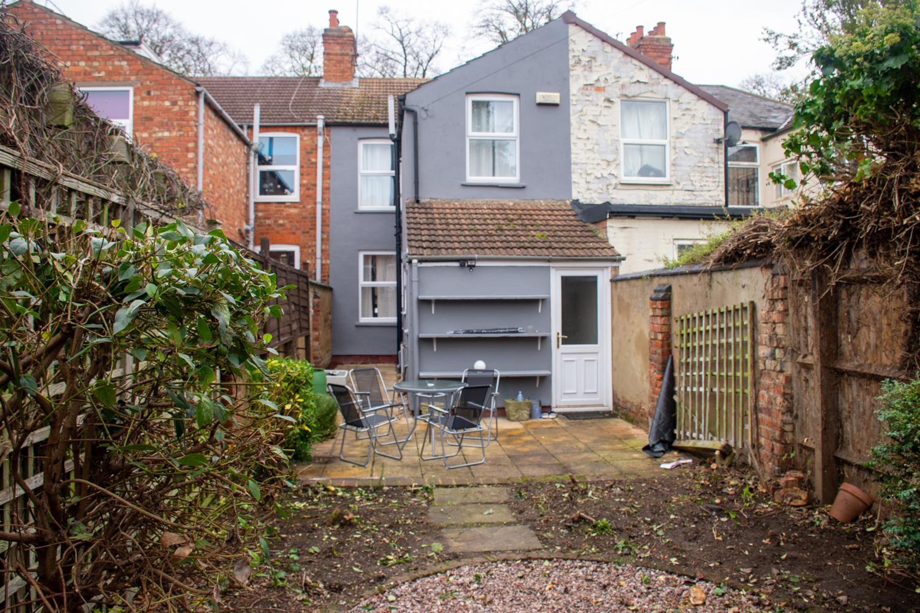 Three-Bedroom House photo 2