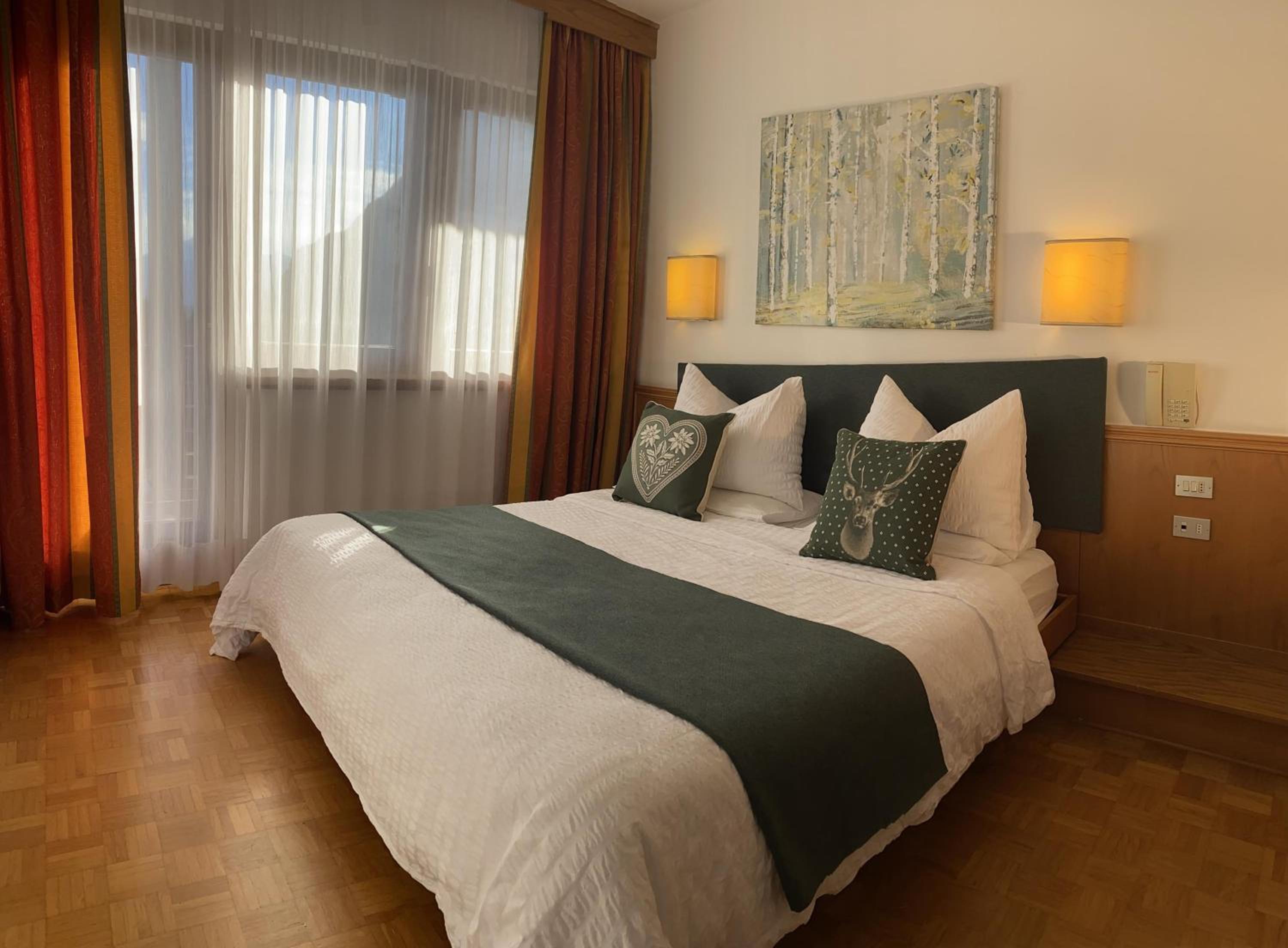 Large Double or Twin Room photo 1