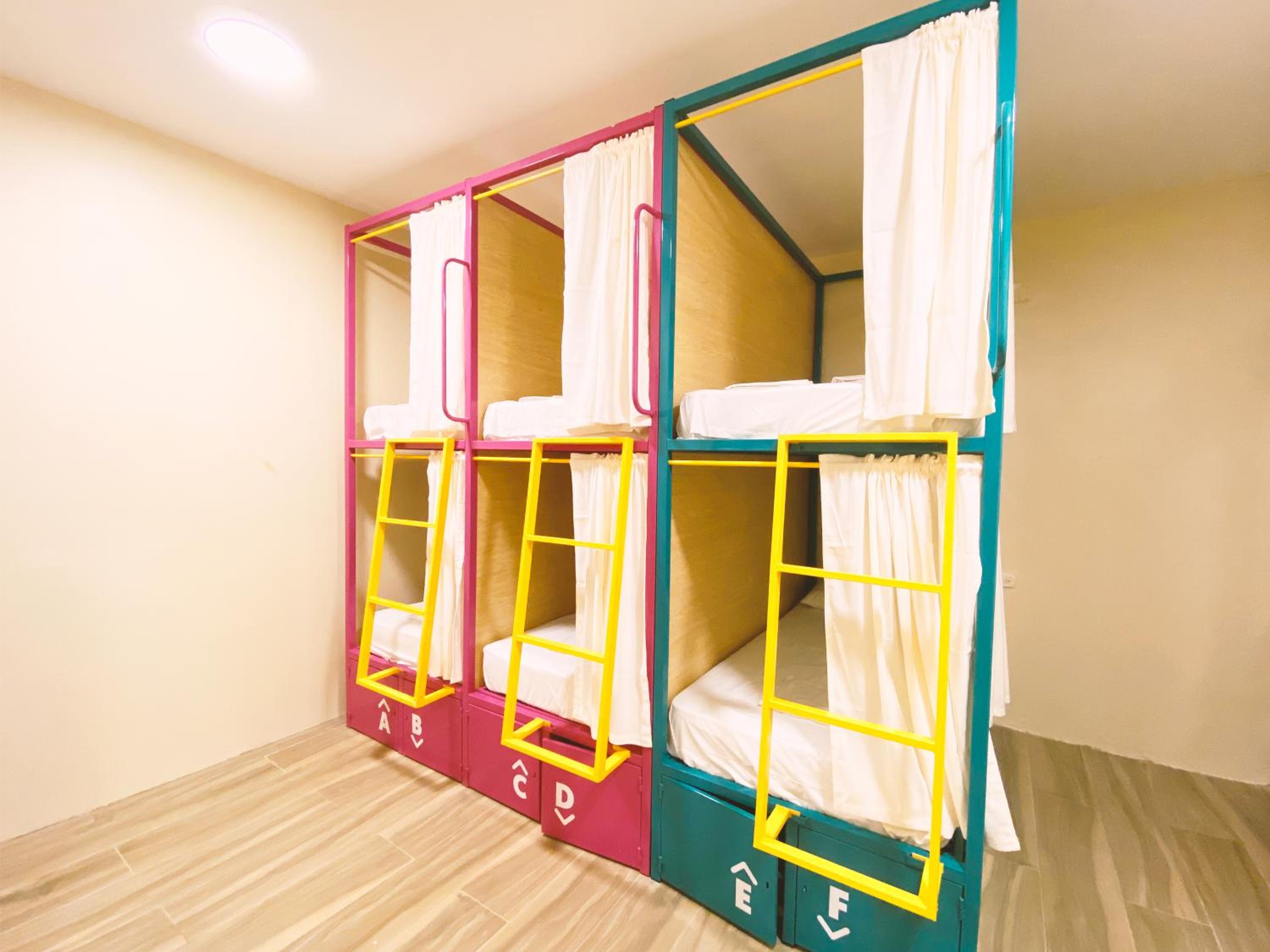 Bed in 6-Bed Mixed Dormitory Room with Private Bathroom