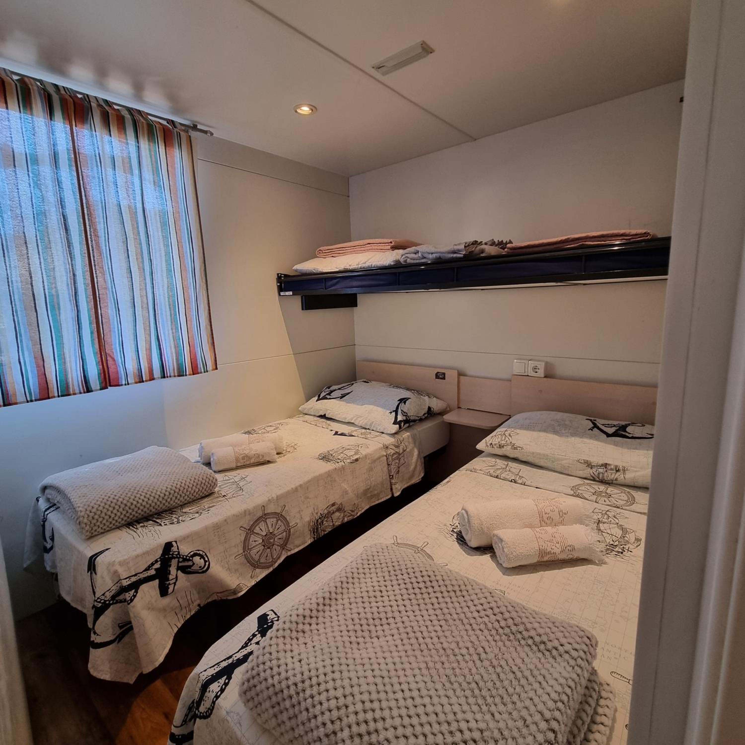 Mobile Home photo 1