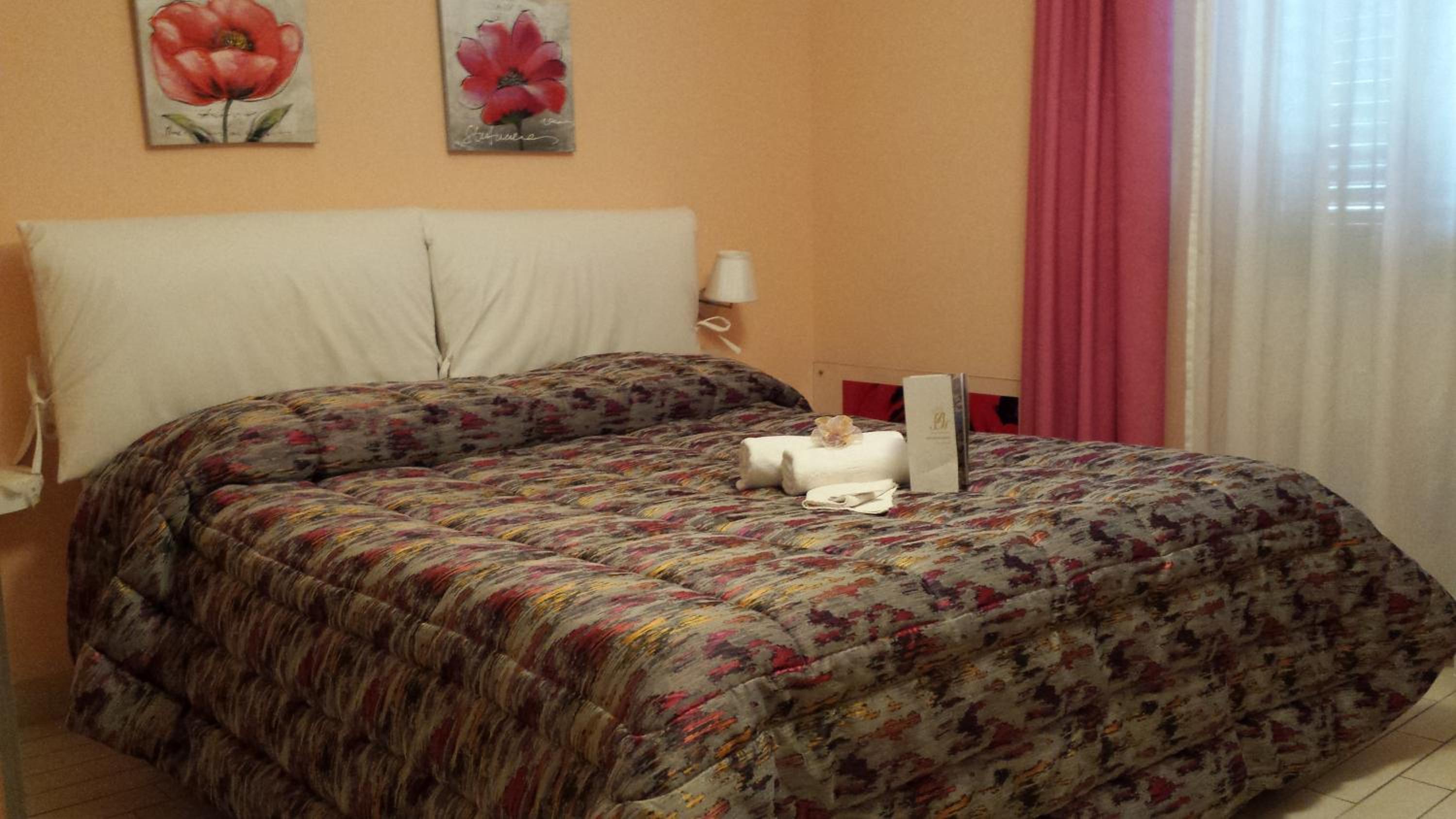 Double Room - Photo 8
