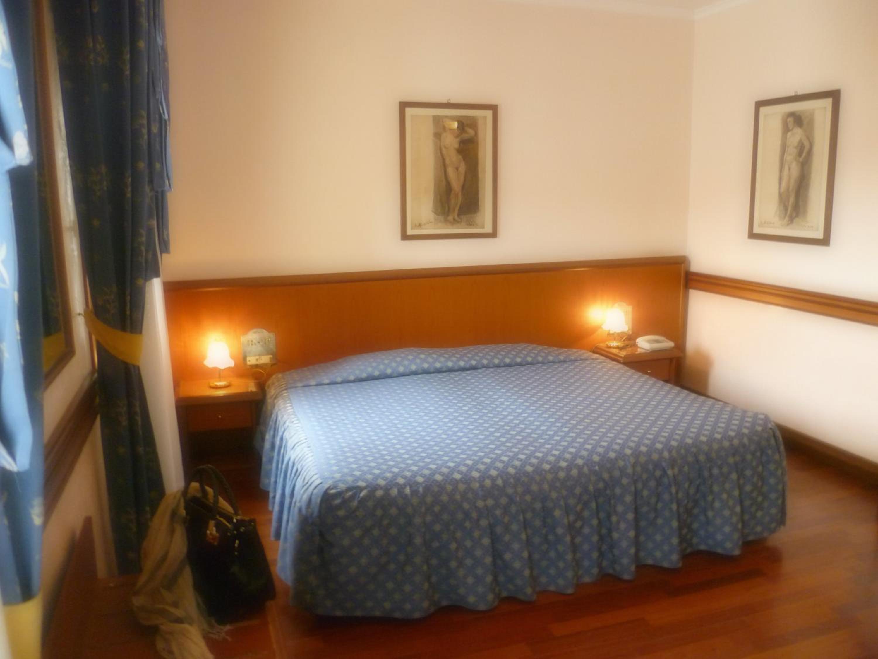 Double Room - Photo 7