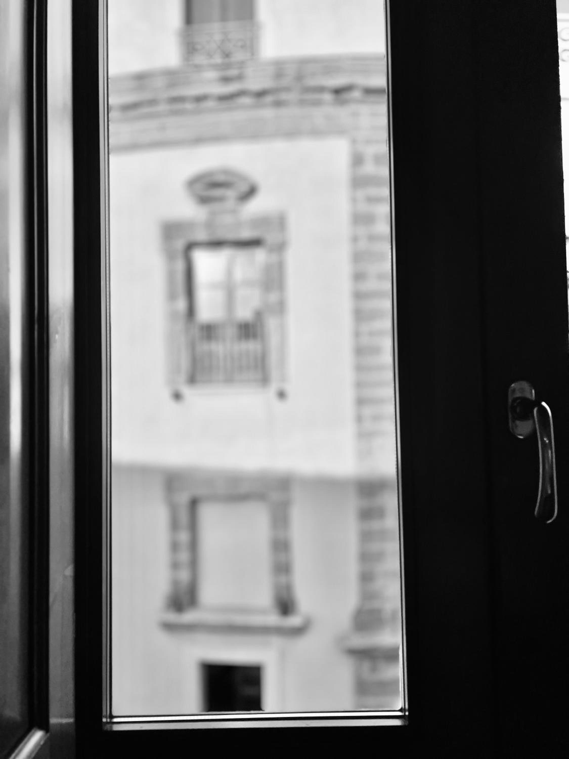 Deluxe Double Room with Balcony - Photo 5