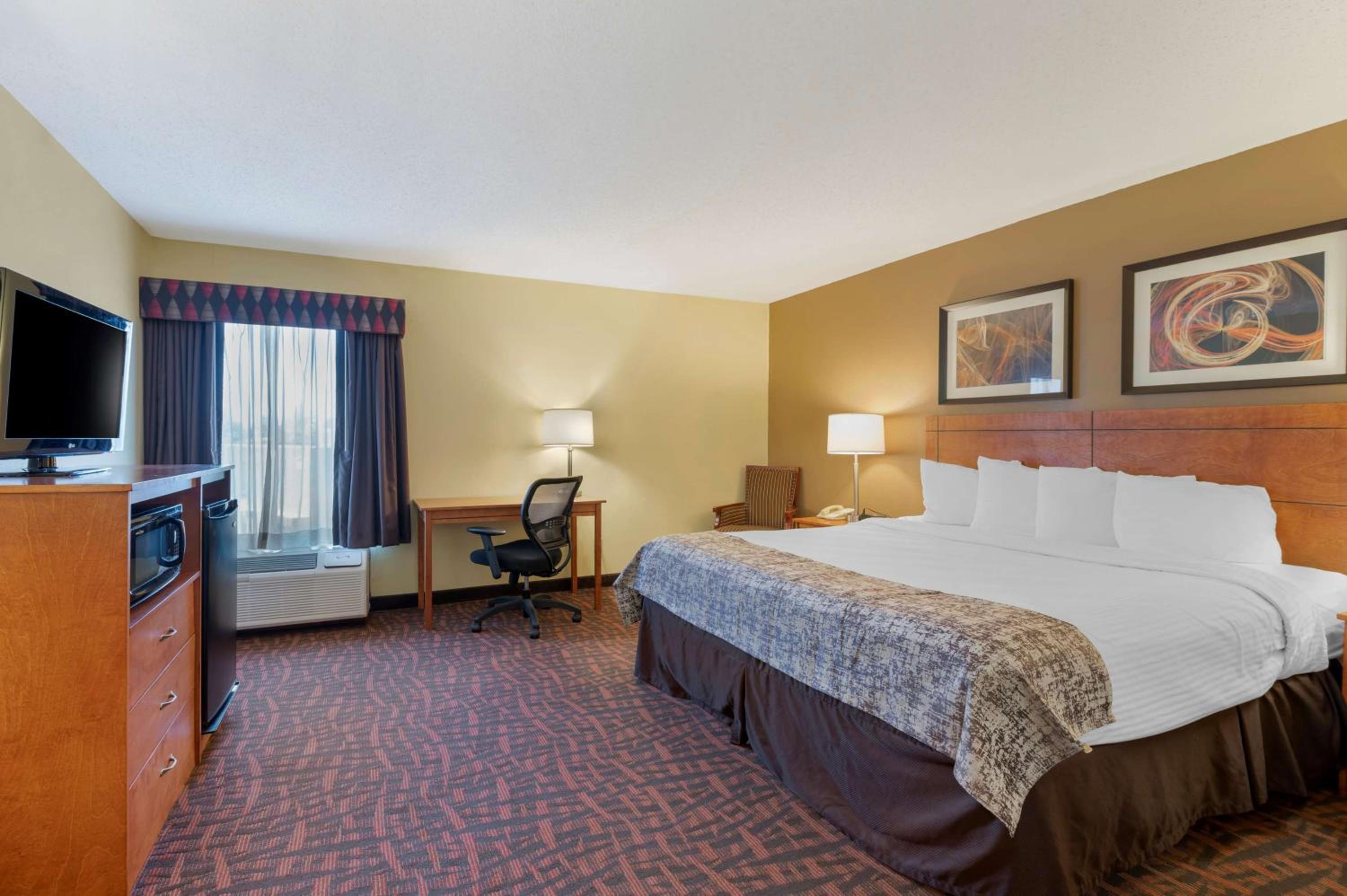 King Room - Non-Smoking - Photo 1