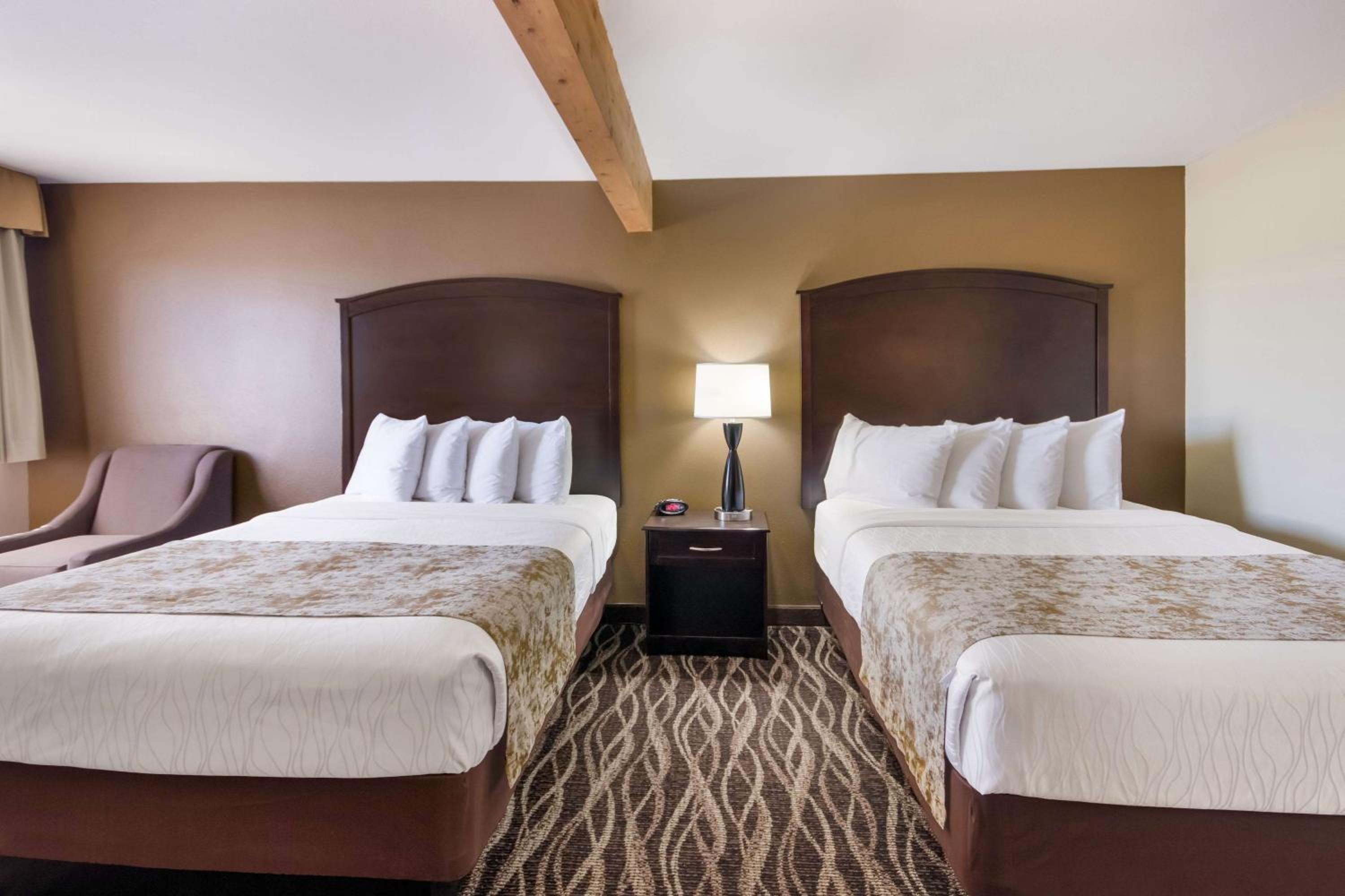 Queen Room with Two Queen Beds - Pet Friendly photo 1