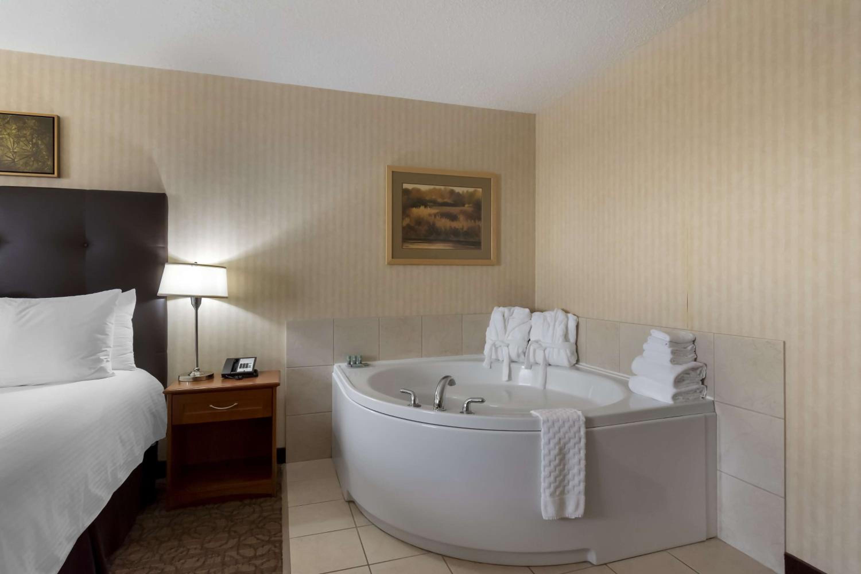 King Room with Jacuzzi - Non-Smoking