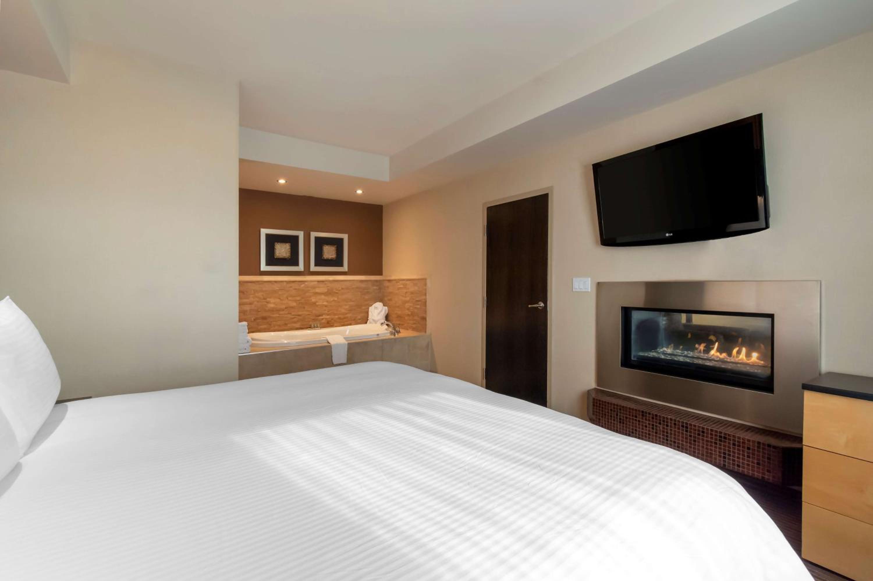 King Suite - Exterior Hall/Non-Smoking