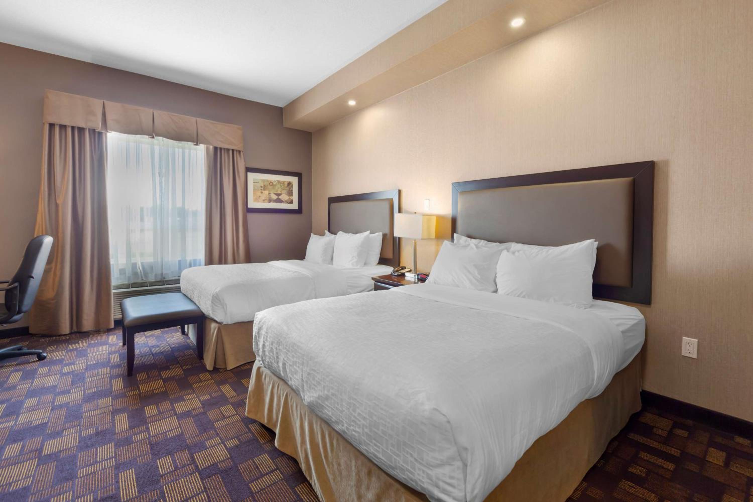 Queen Room with Two Queen Beds and Kitchenette