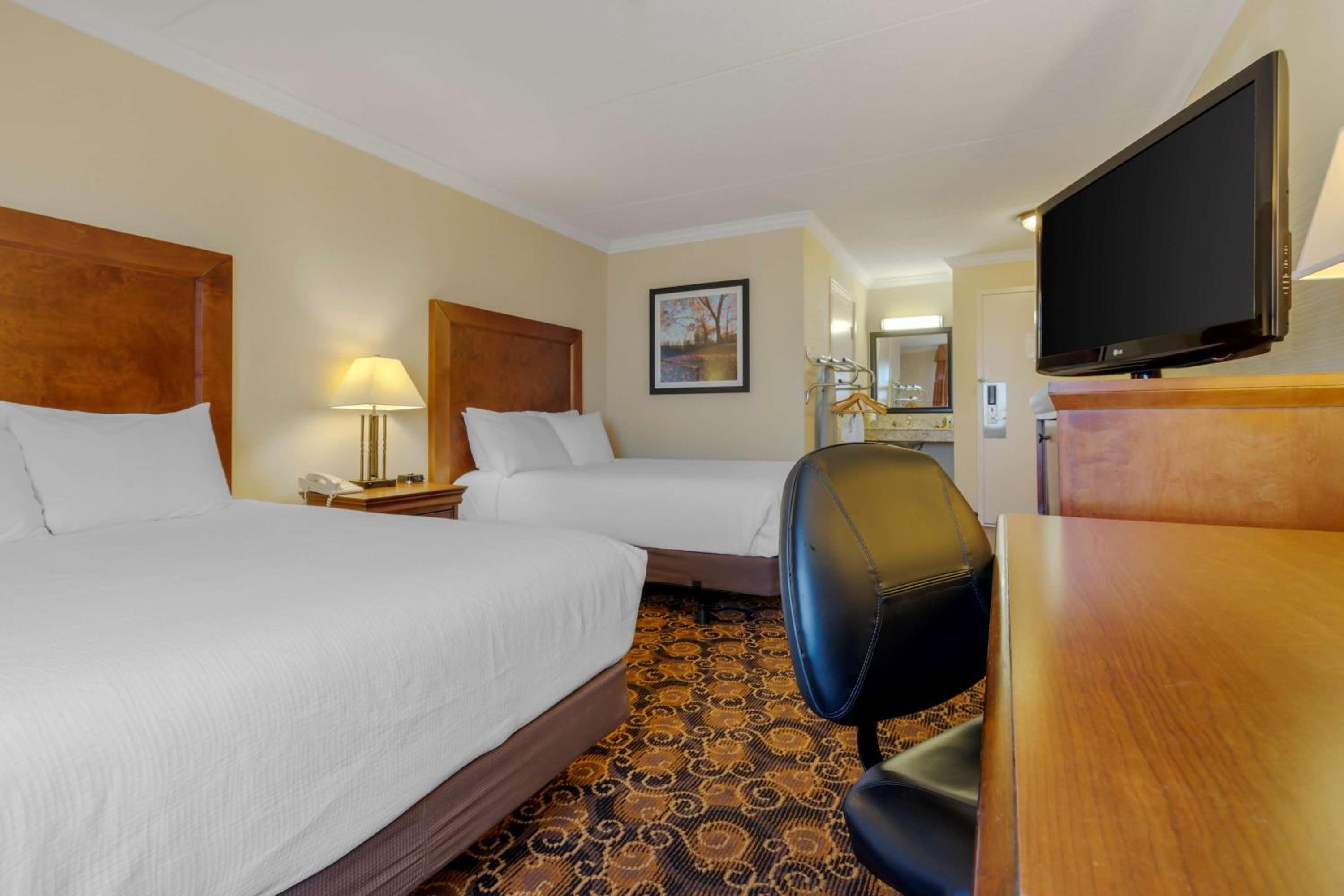 Double Room with Two Double Beds and Walk-In Shower - Mobility Accessible