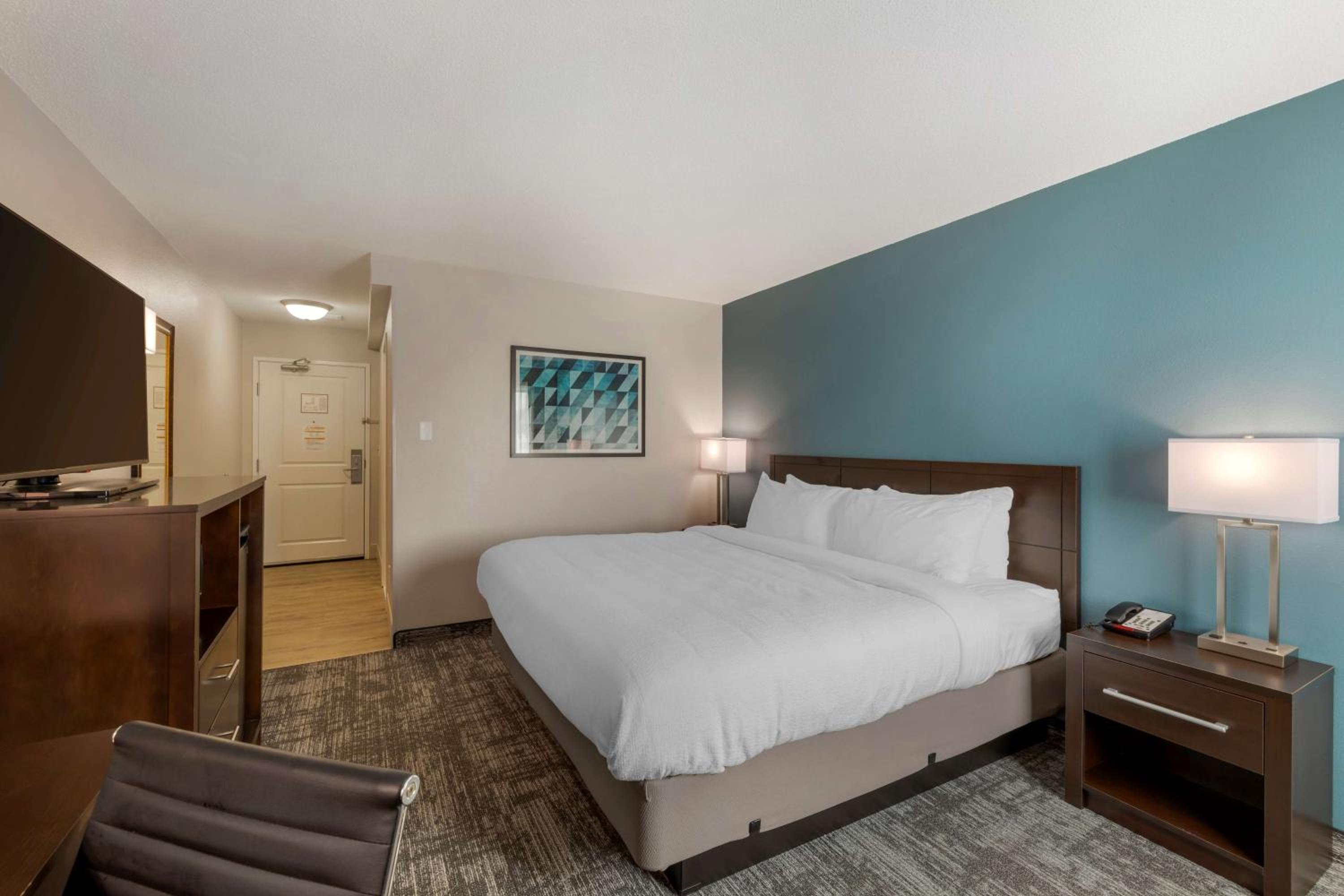 King Room with Bath Tub - Mobility Accessible/Non-Smoking - Photo 1