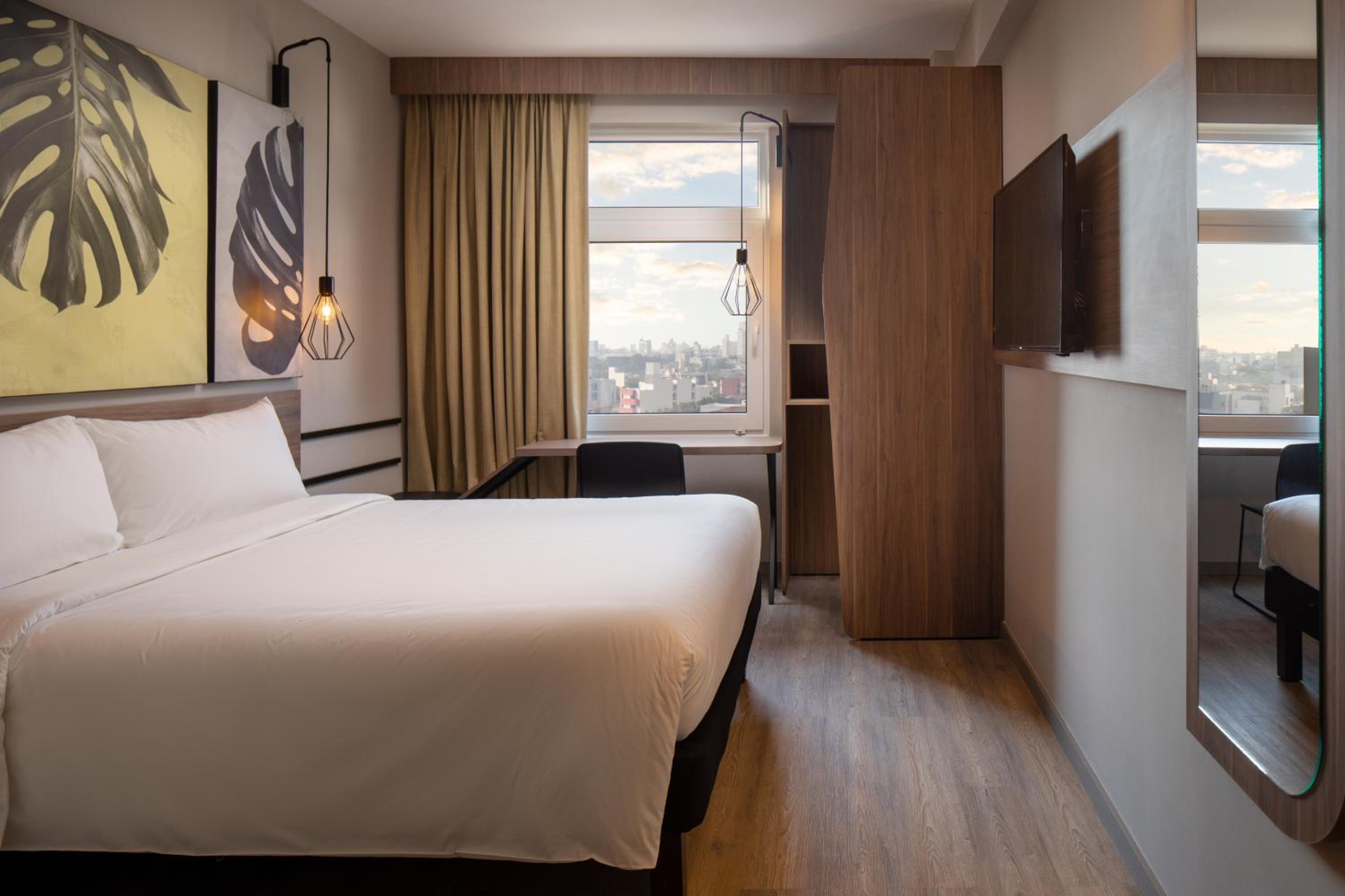 Standard Double Room - Photo 13