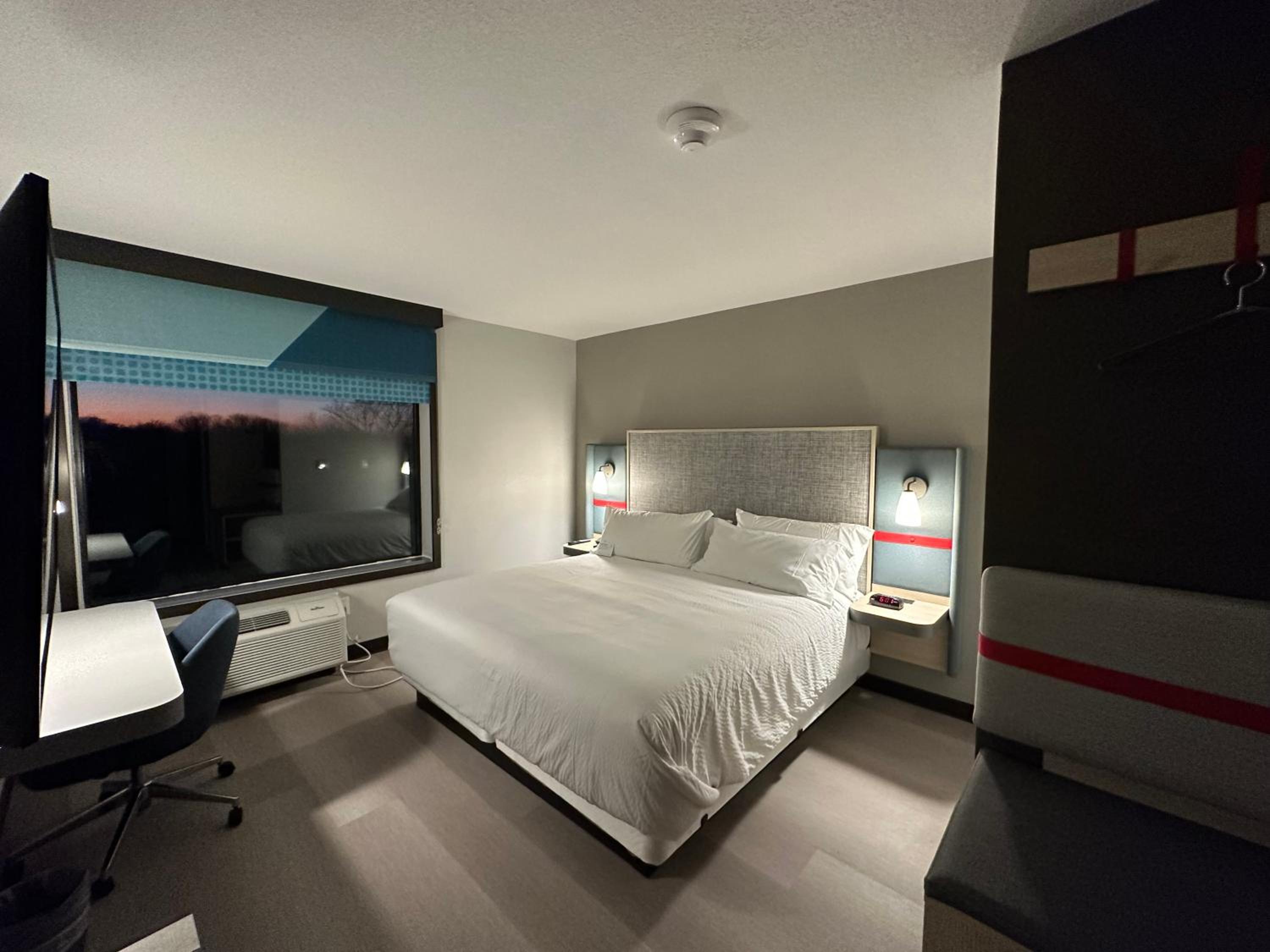 Standard King Room - Photo 1