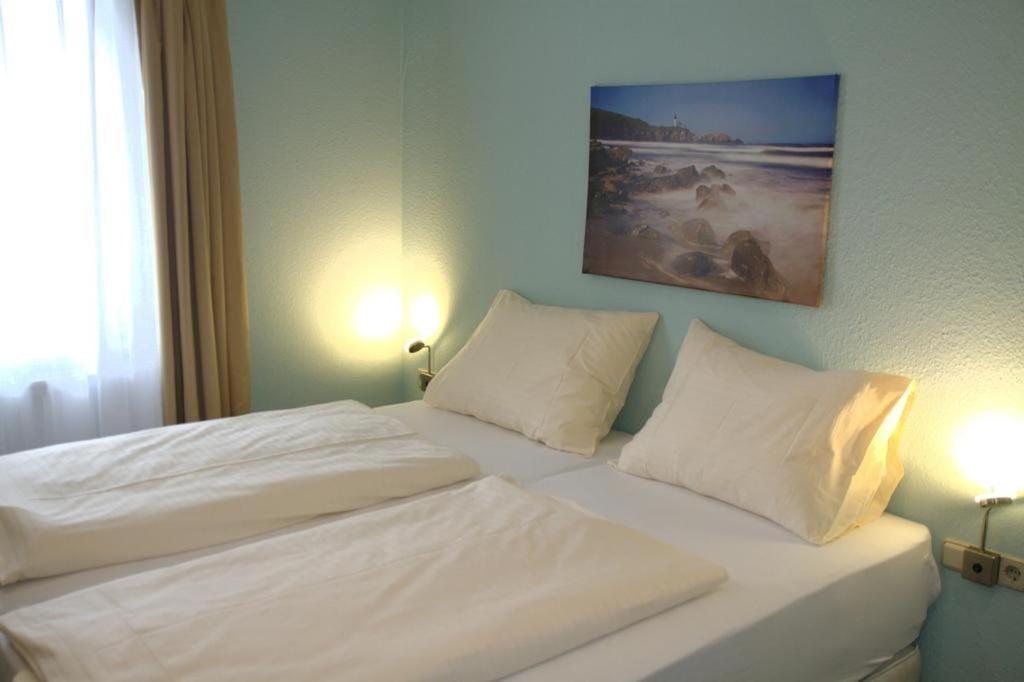 Double or Twin Room photo 3