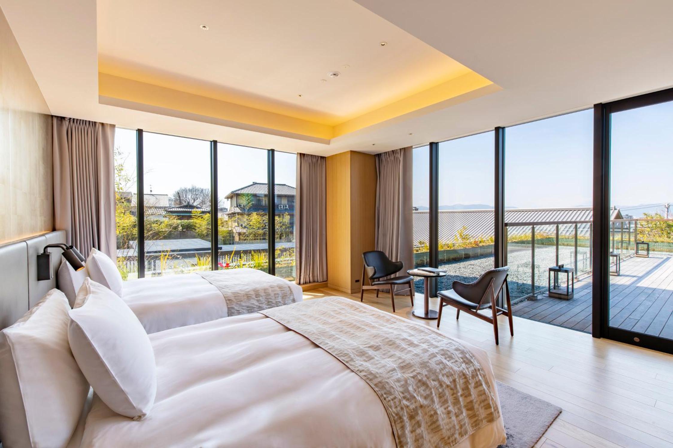 Twin Room with Terrace with Free Lounge Access