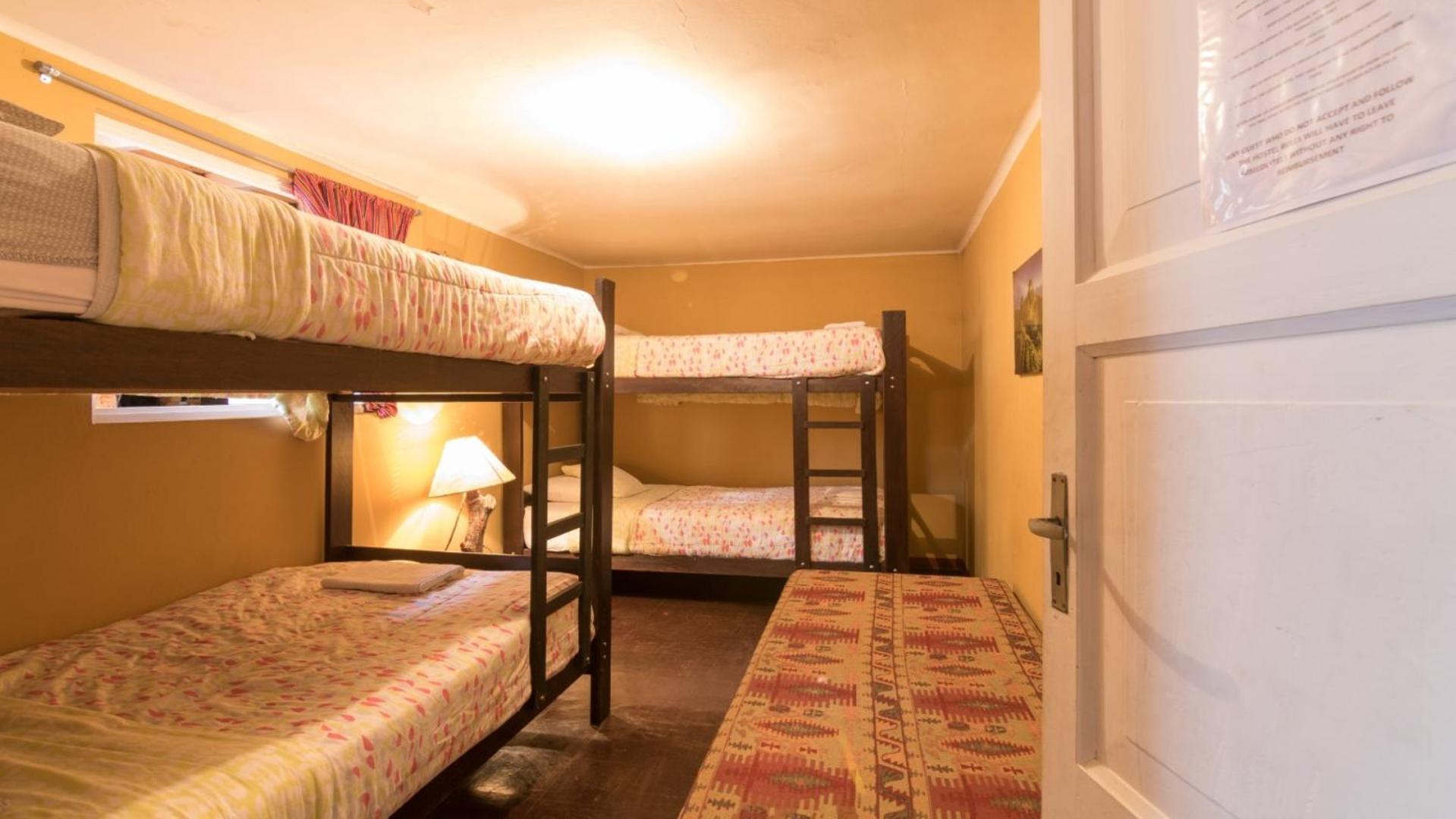 Bed in 4-Bed Mixed Dormitory Room photo 1