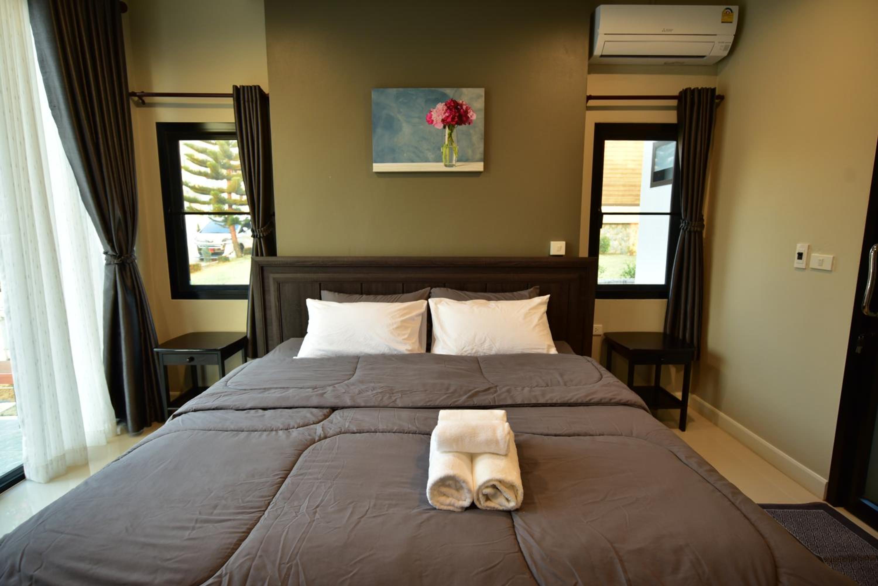 Two-Bedroom House - Photo 8