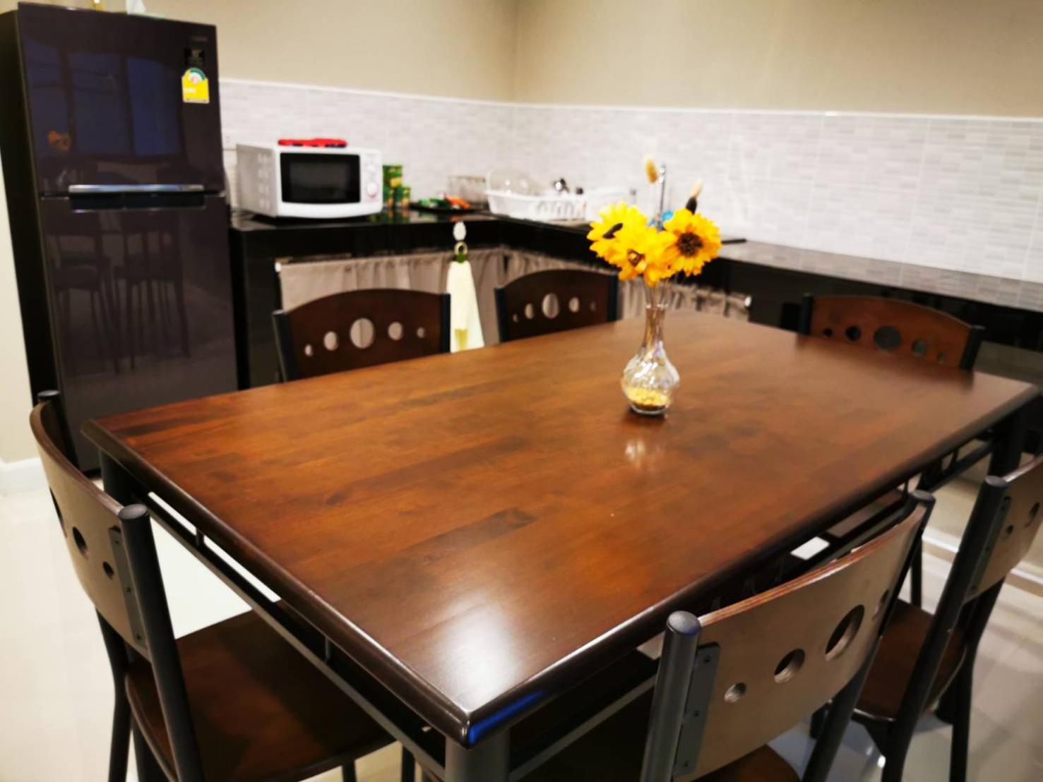 Two-Bedroom House - Photo 22