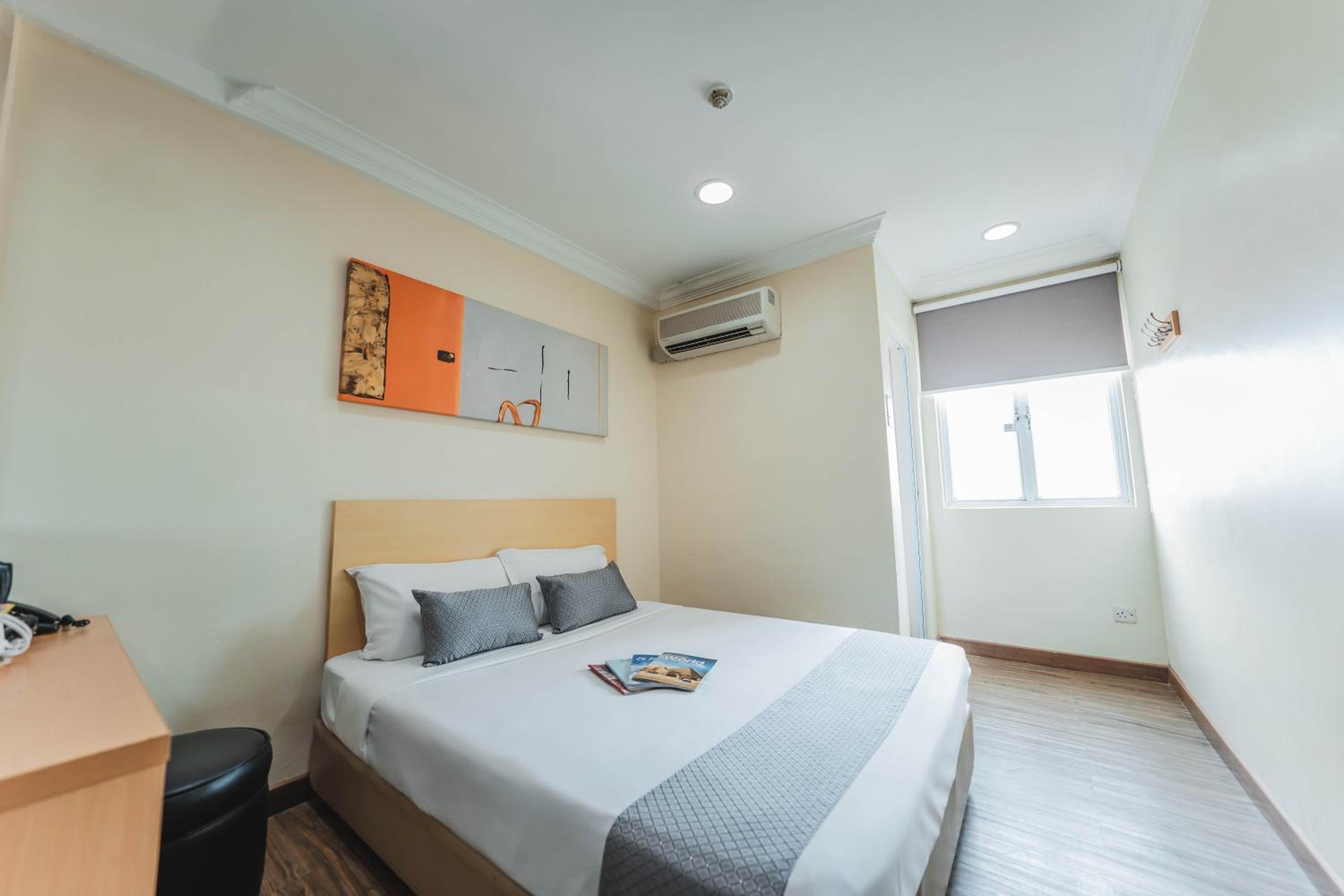 Standard Queen Room