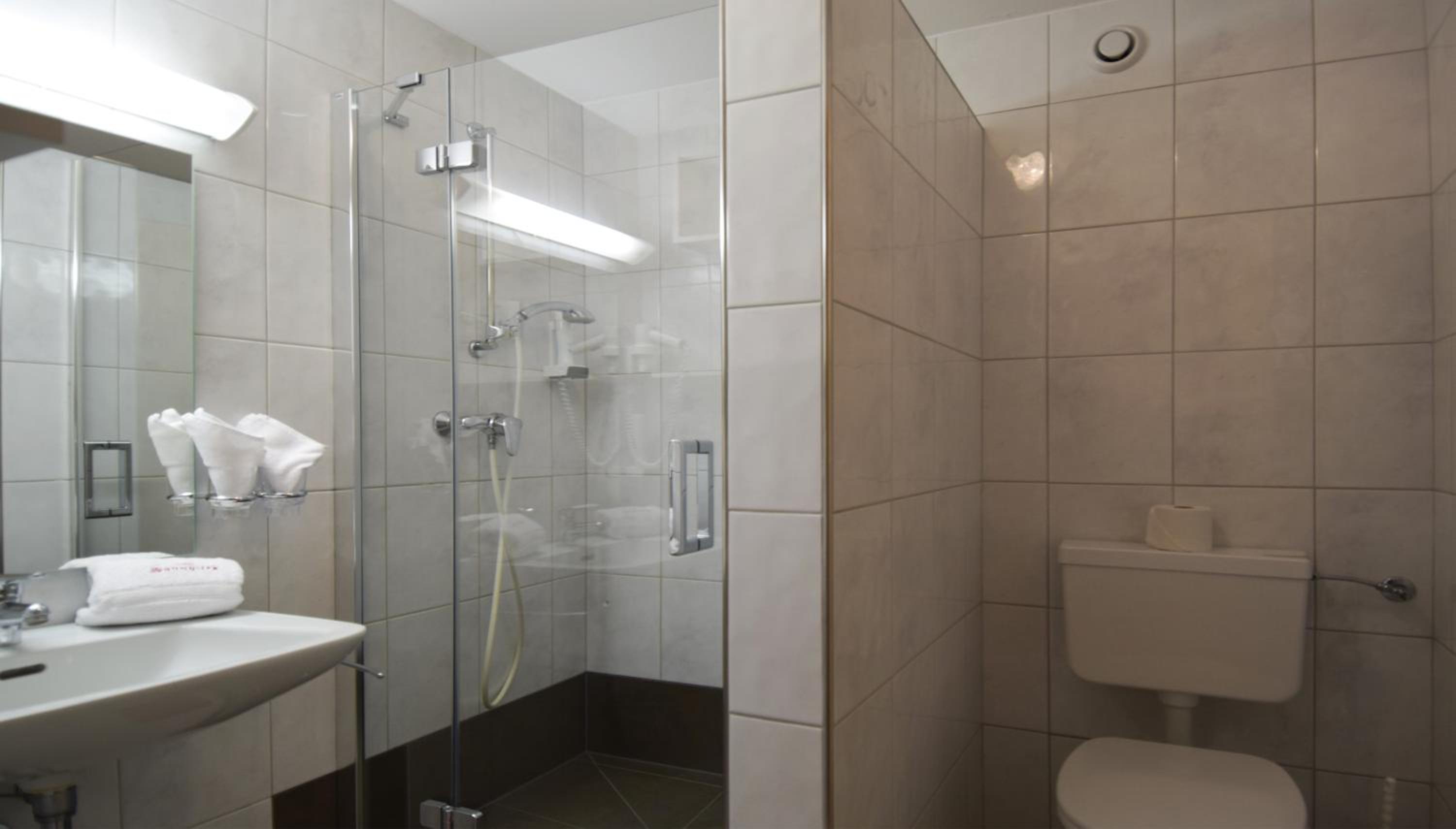 Double Room - Photo 7