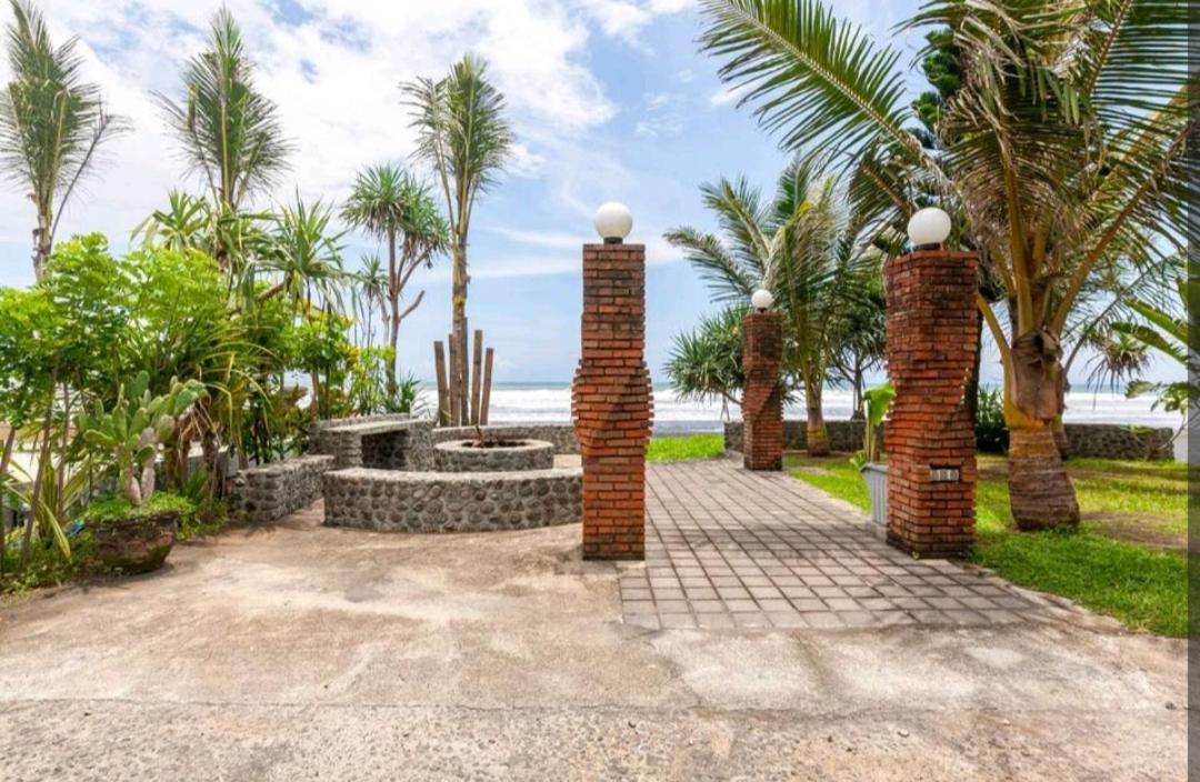 Standard Triple Room with Sea View - Photo 52