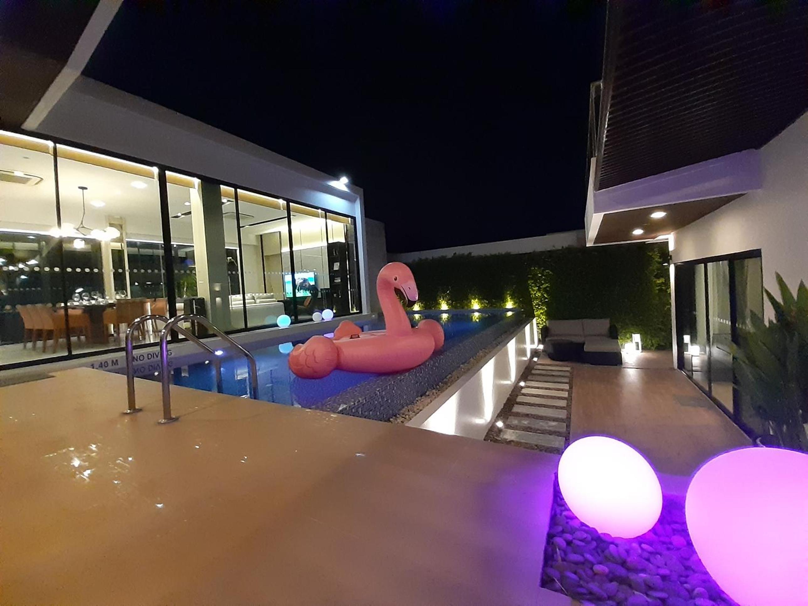Four-Bedroom Villa photo 2