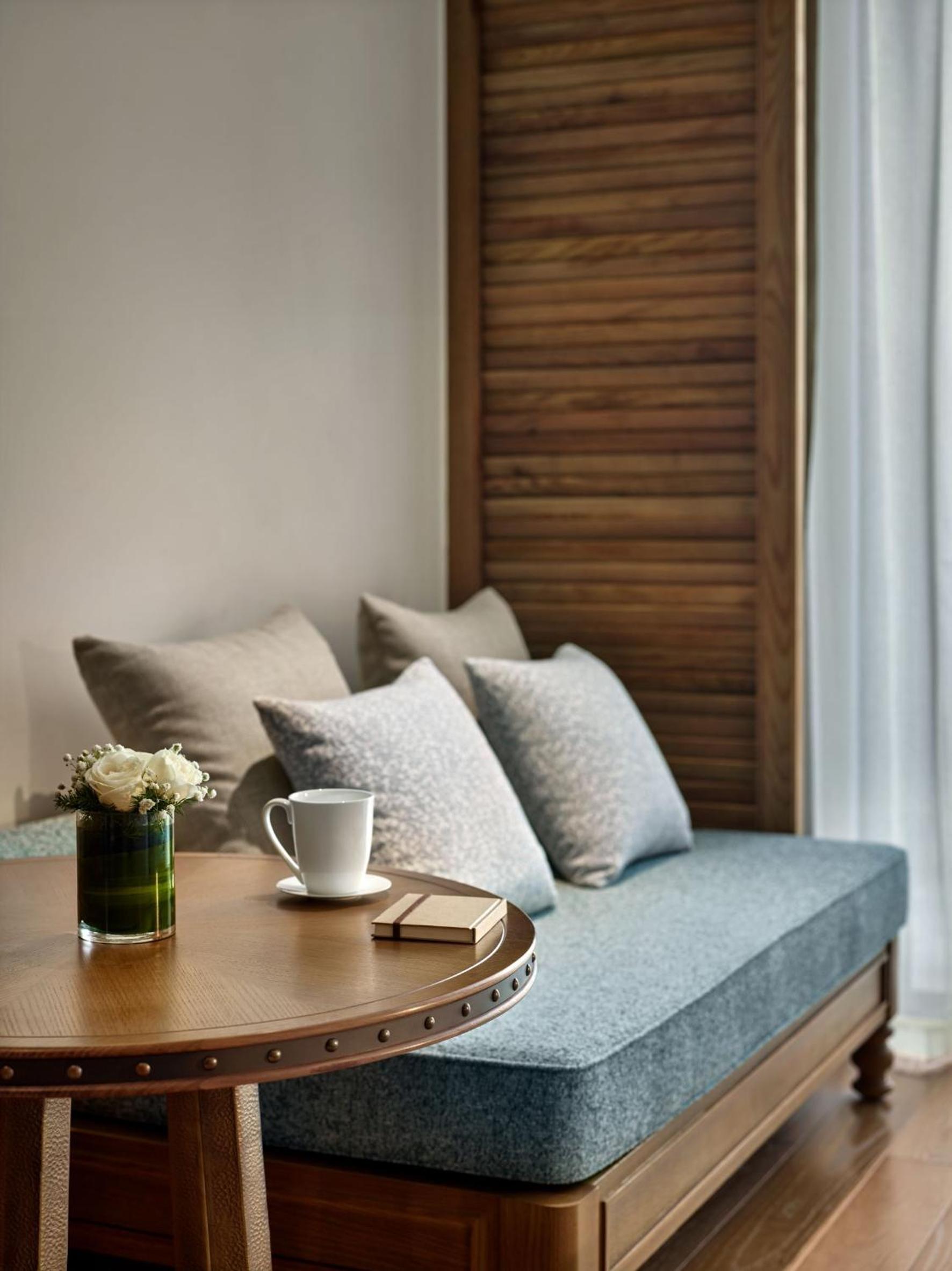 Superior King Room with Balcony and Sea View - Photo 1