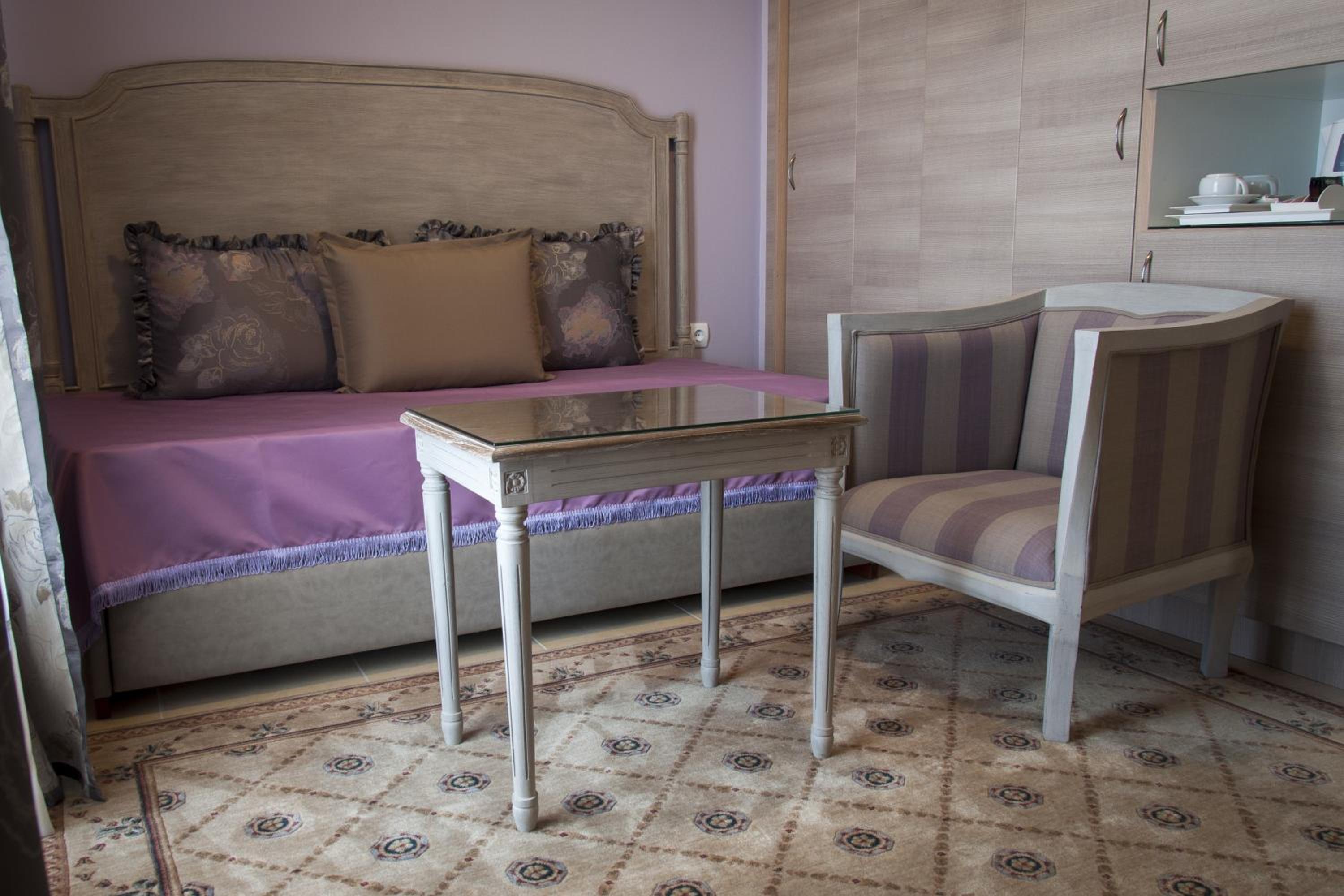 Two-Bedroom Suite - Photo 7