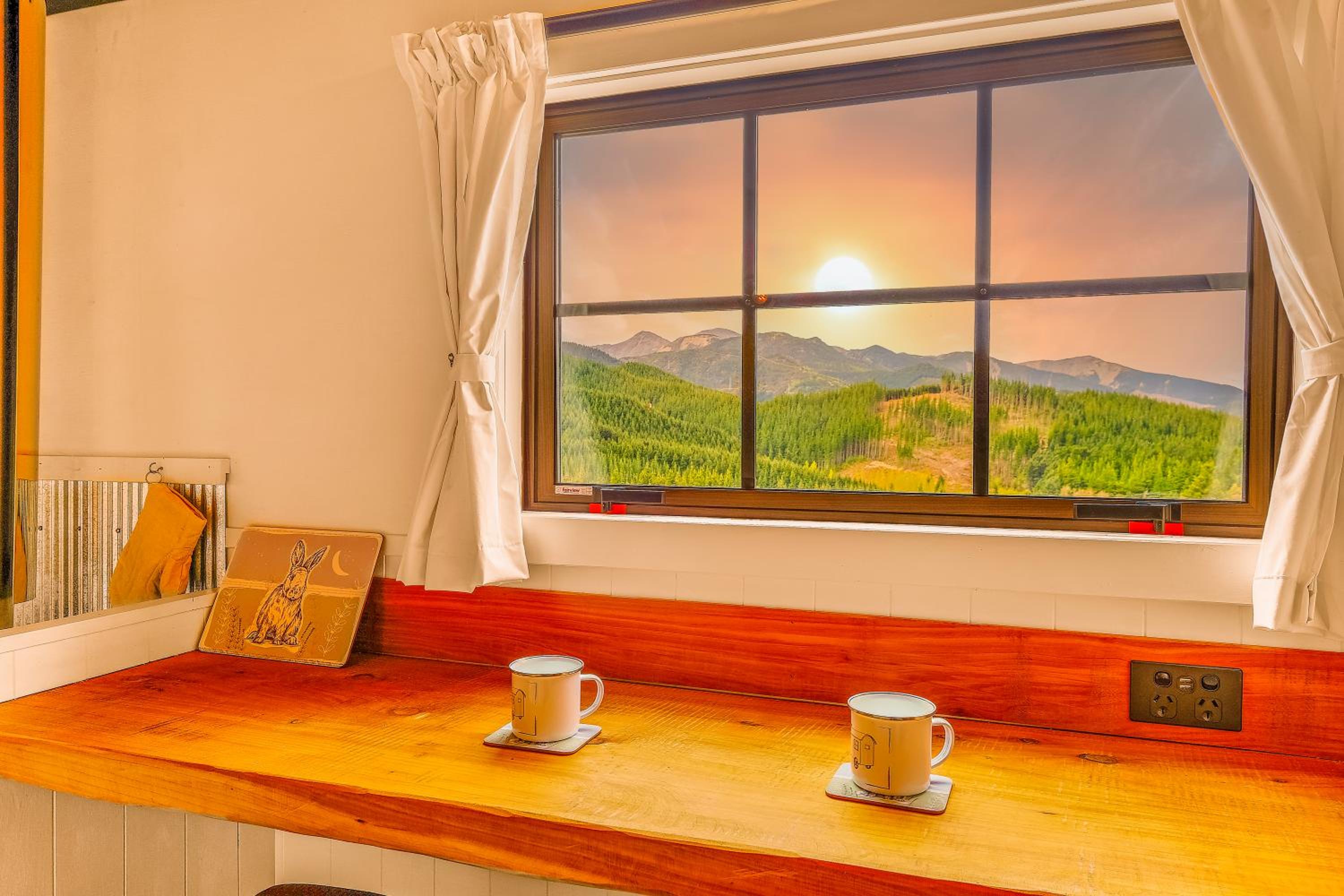 Apartment with Mountain View photo 2