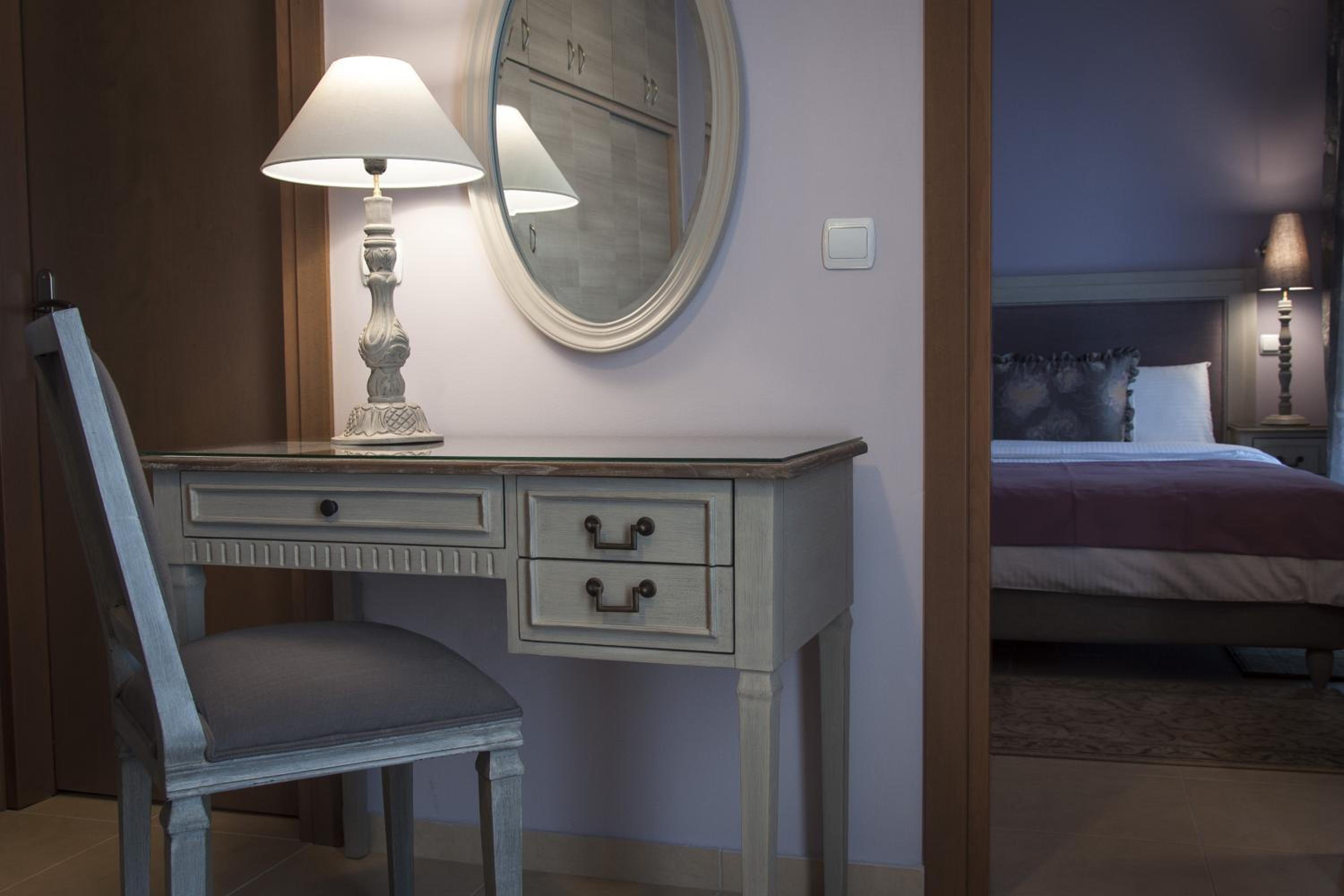 Two-Bedroom Suite - Photo 2