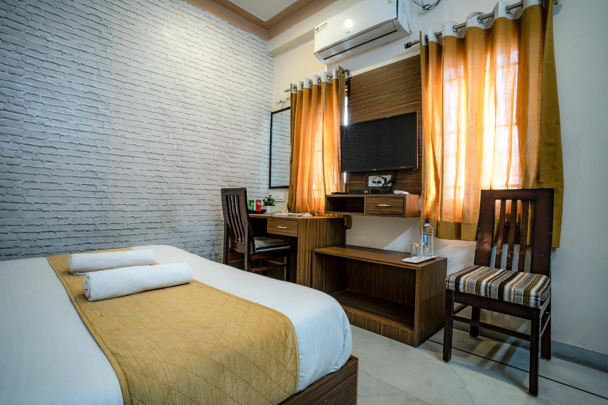 Deluxe Double Room photo 2
