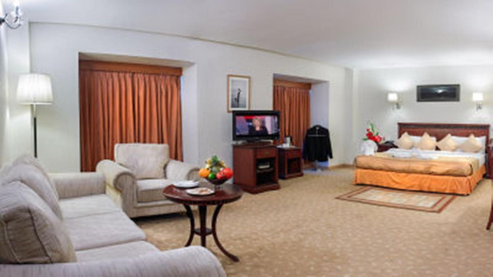 Grandeur Suite - Photo 9