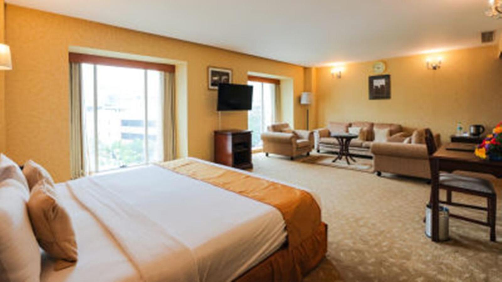Grandeur Suite - Photo 1