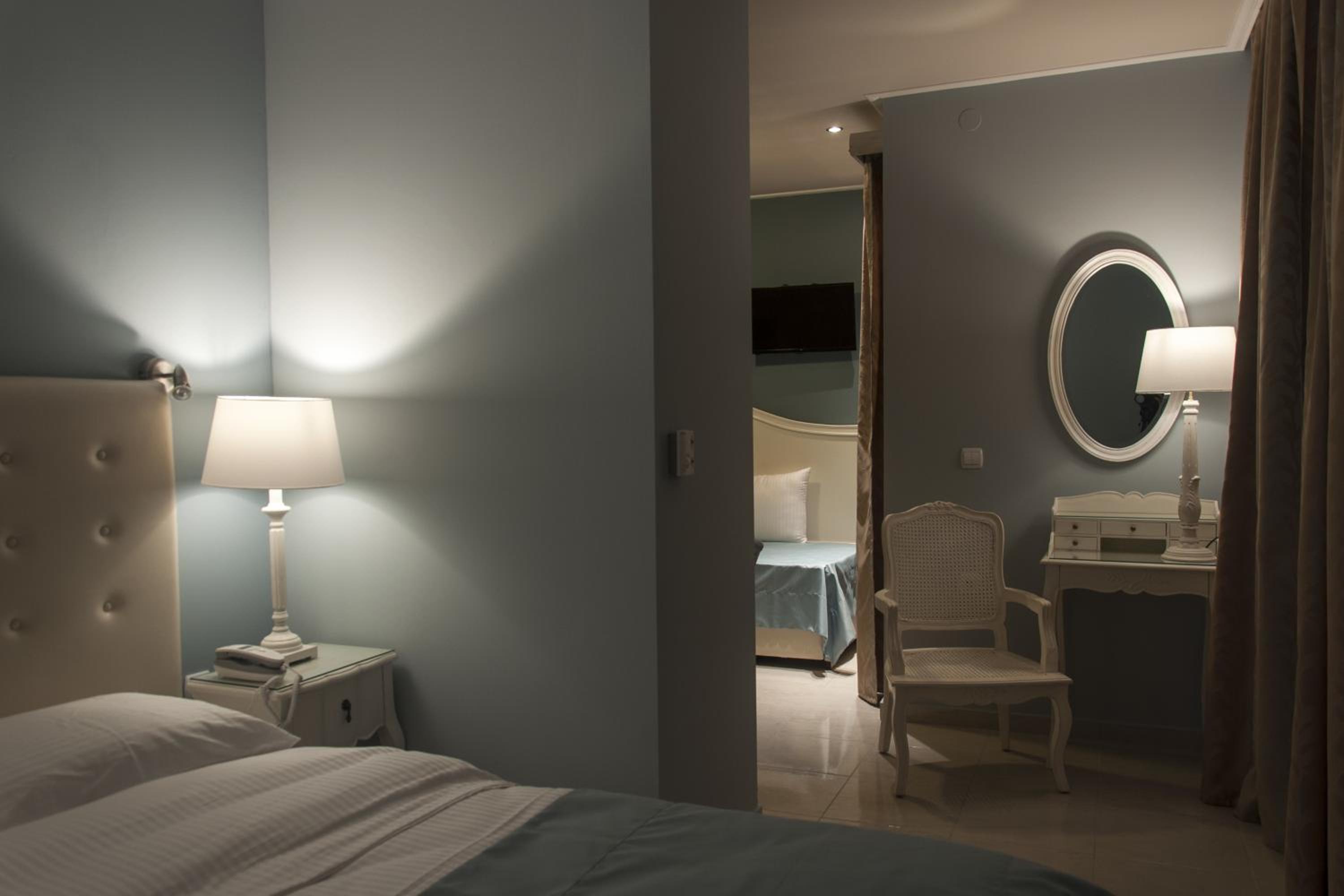 Suite with Spa Bath - Photo 7