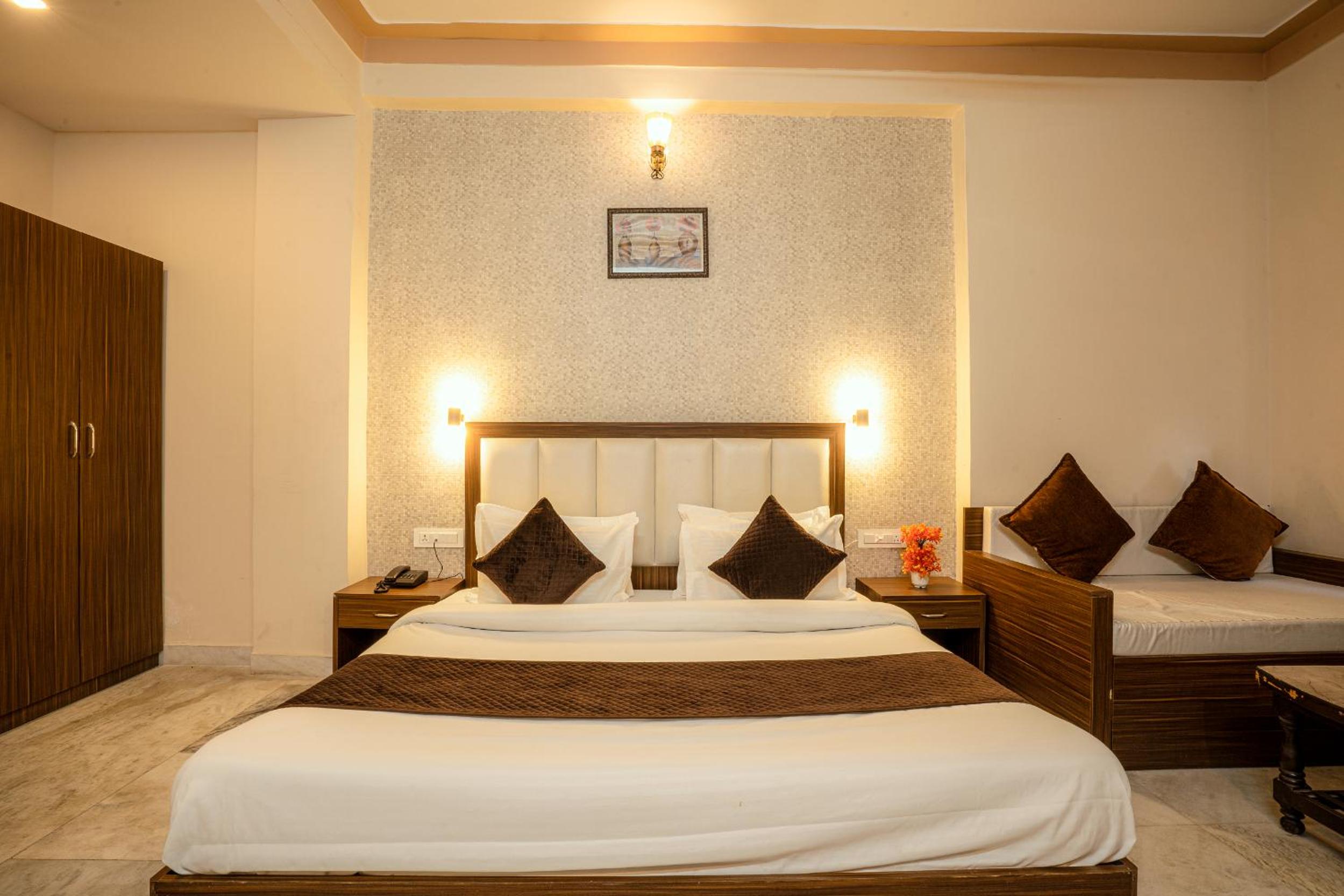 Deluxe Suite photo 2