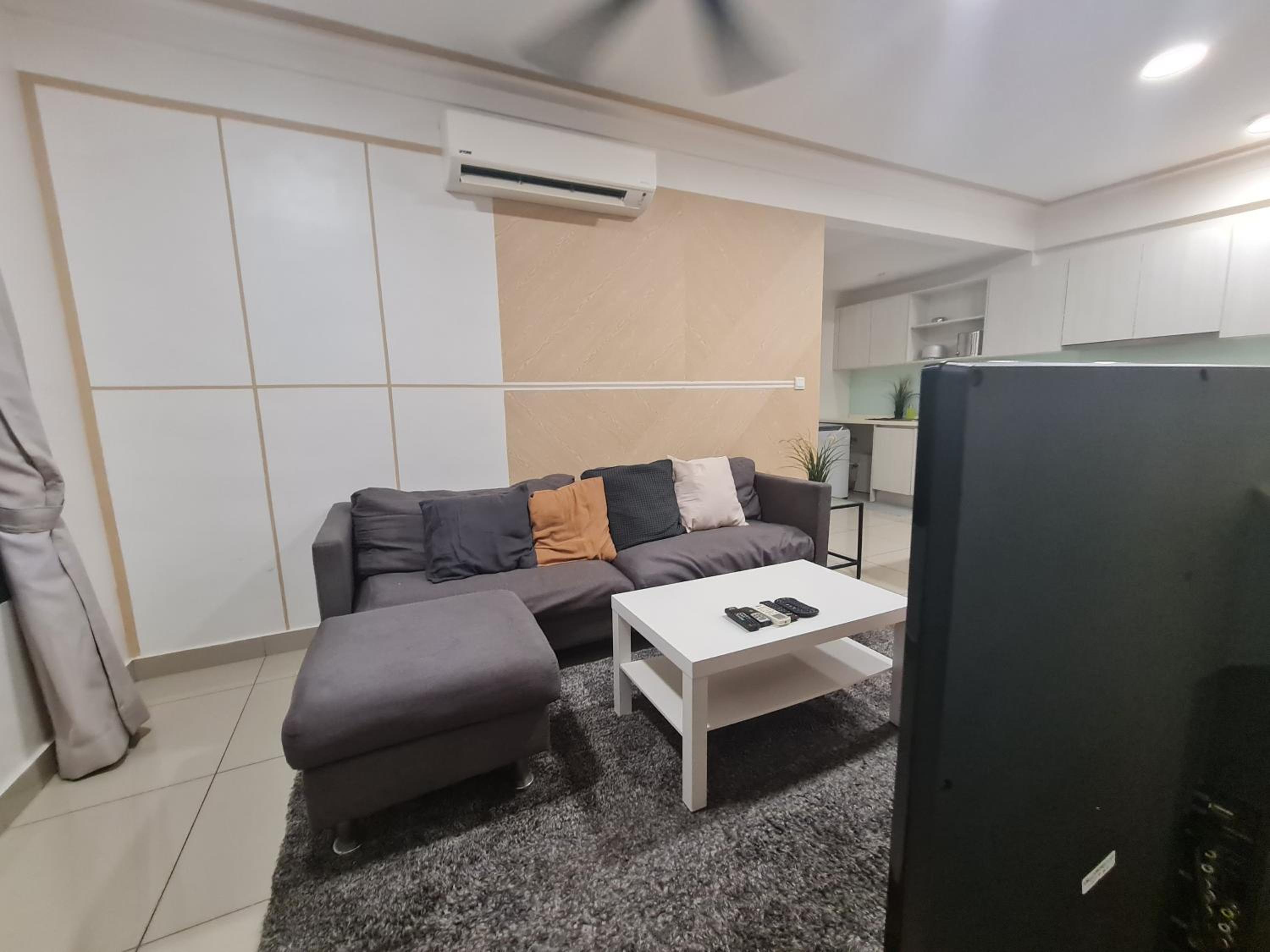 Three-Bedroom Apartment photo 2