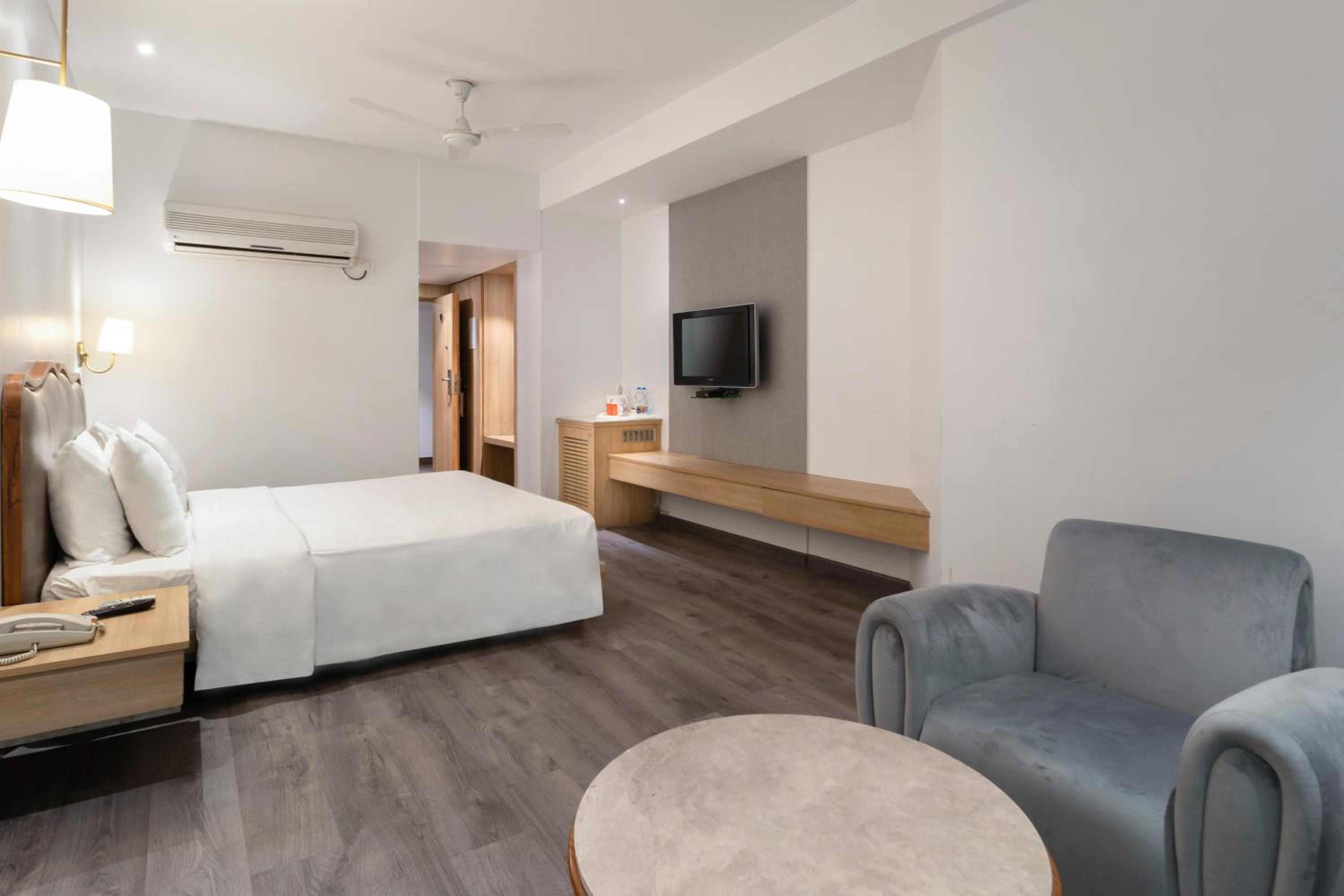 Deluxe Room - Photo 3