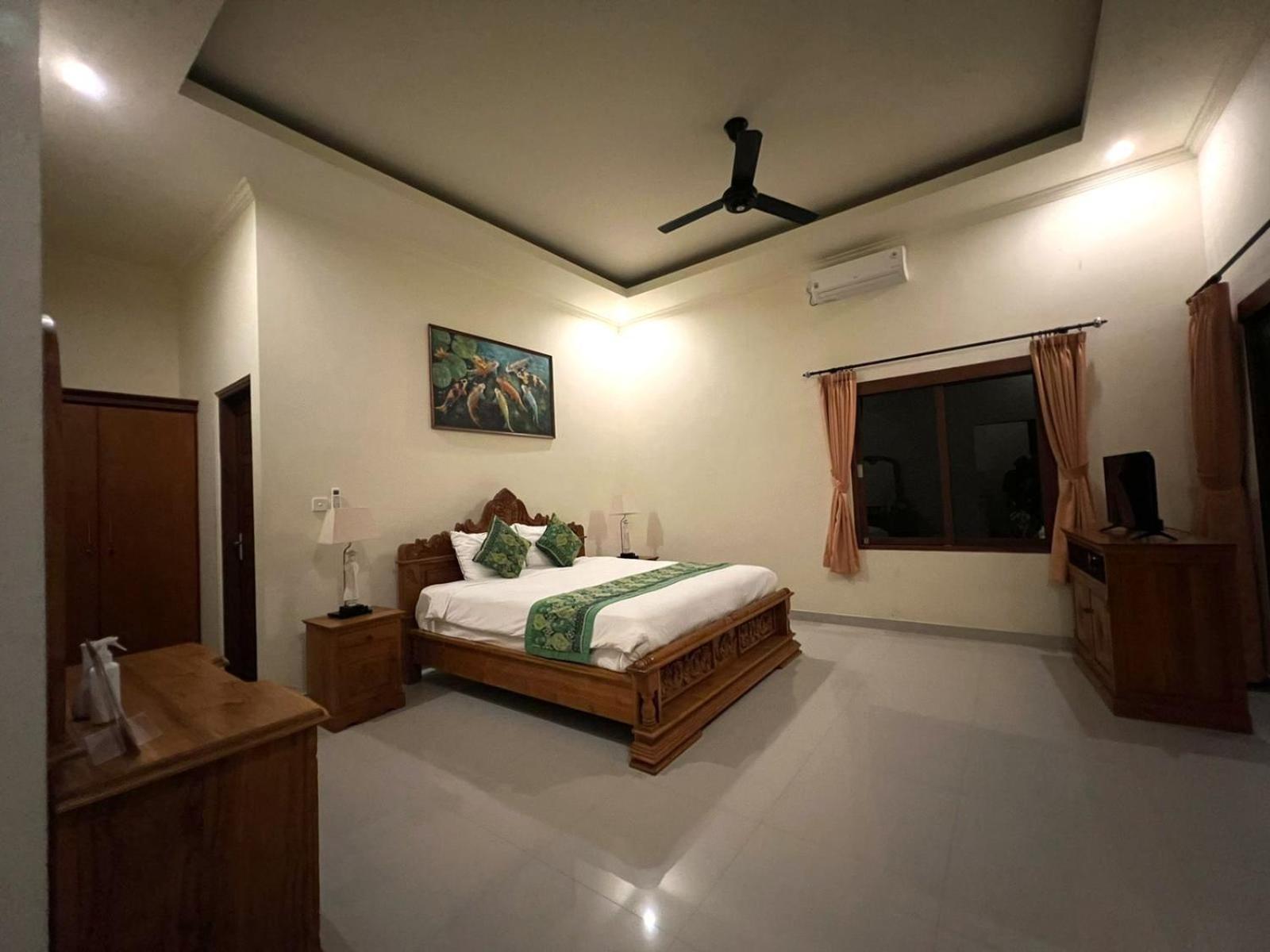 Family Room with Garden View - Photo 1