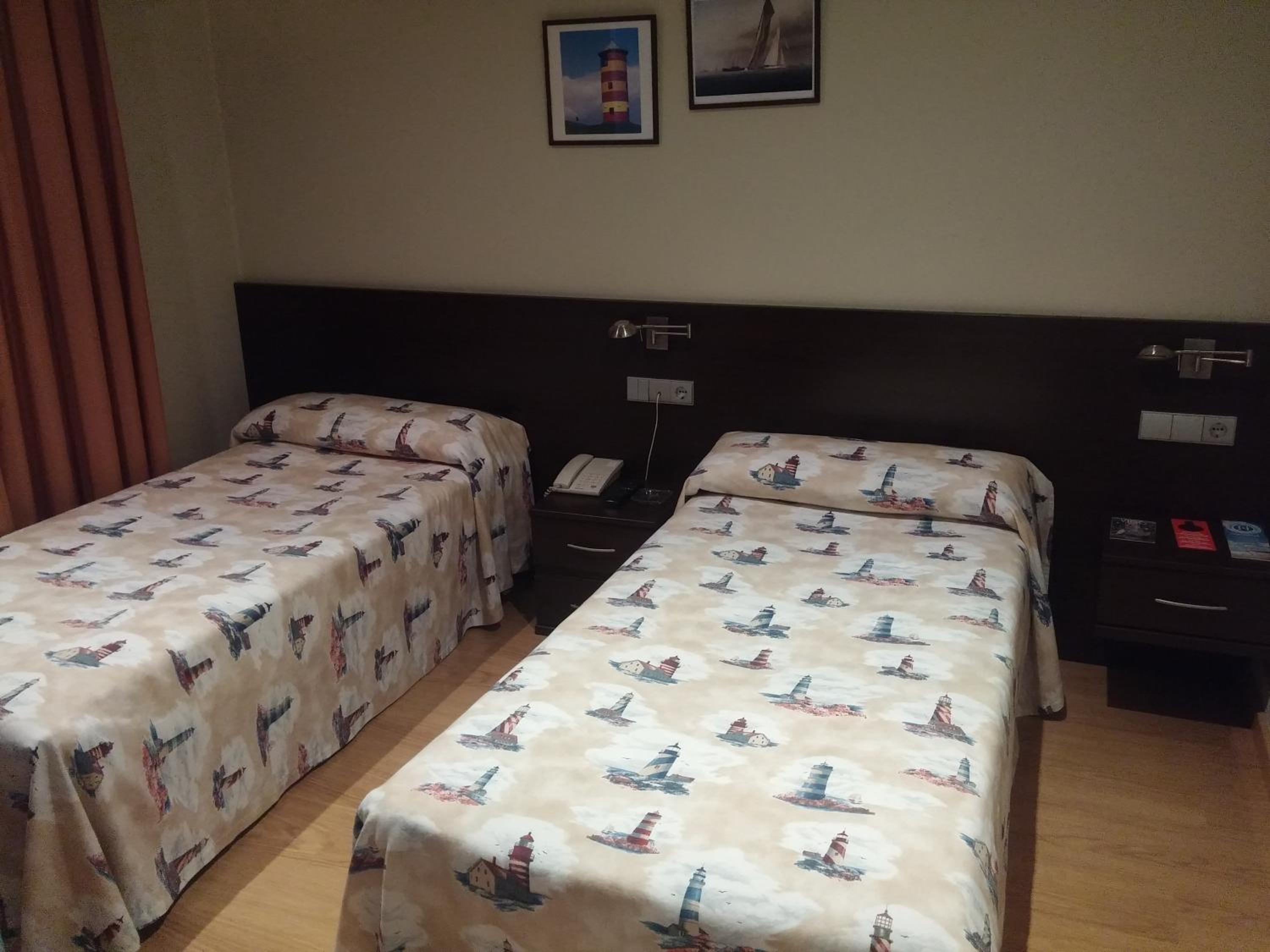 Economy Double or Twin Room - Photo 7