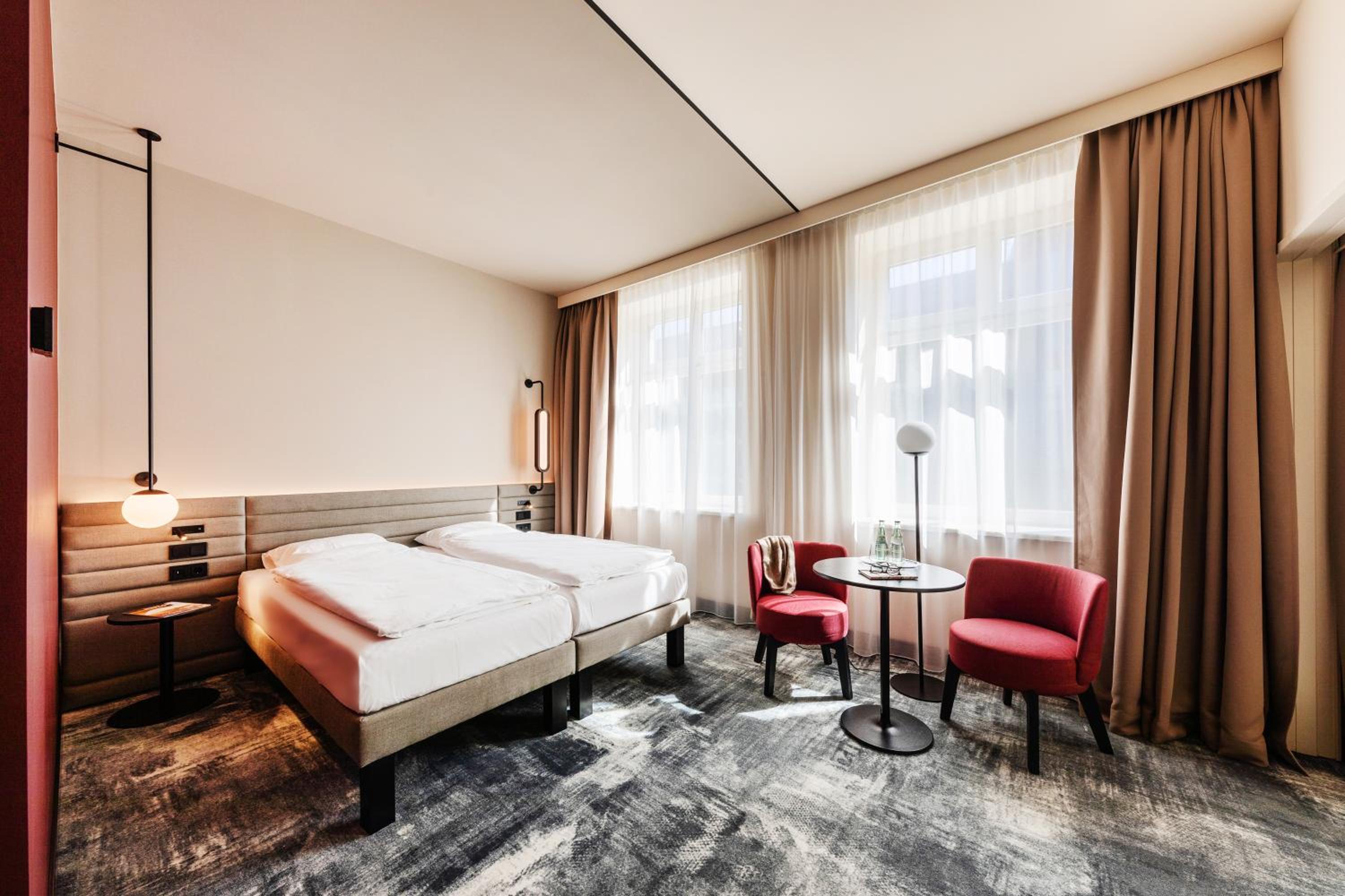 Executive King Room (with two separate mattresses) - Photo 3
