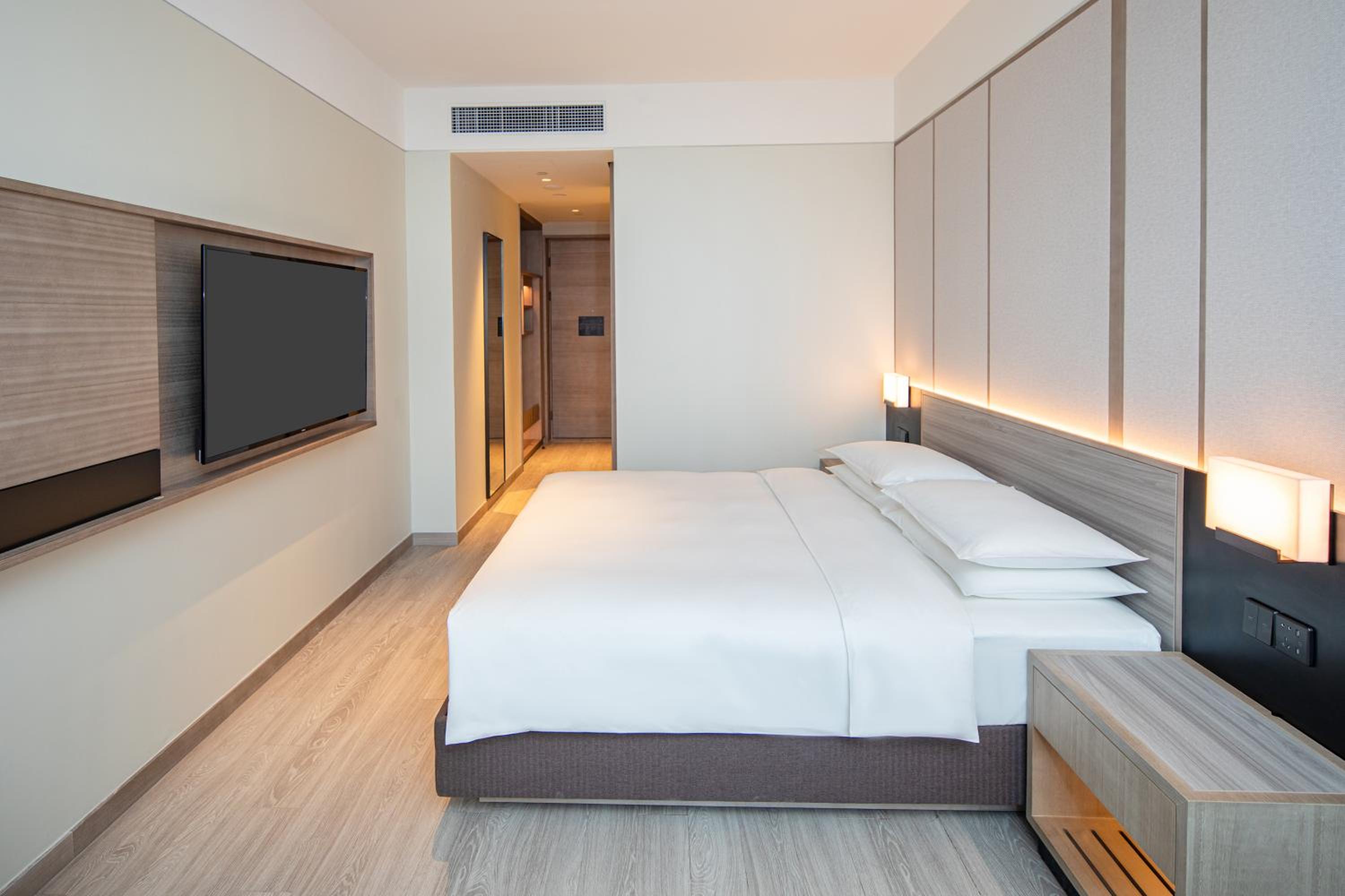 King Room with Sofa Bed photo 2