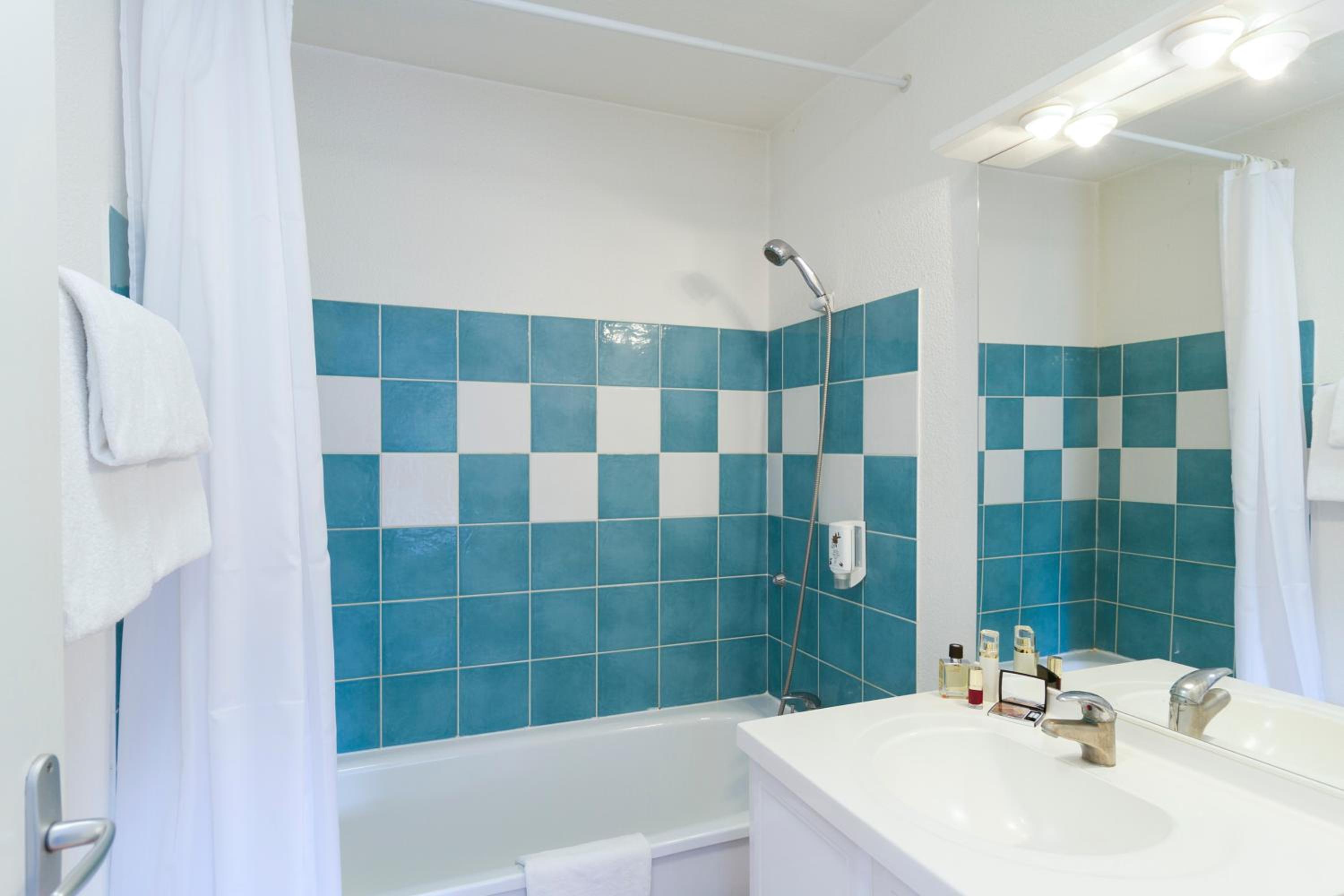 One-Bedroom Apartment (2 Adults) - Photo 7
