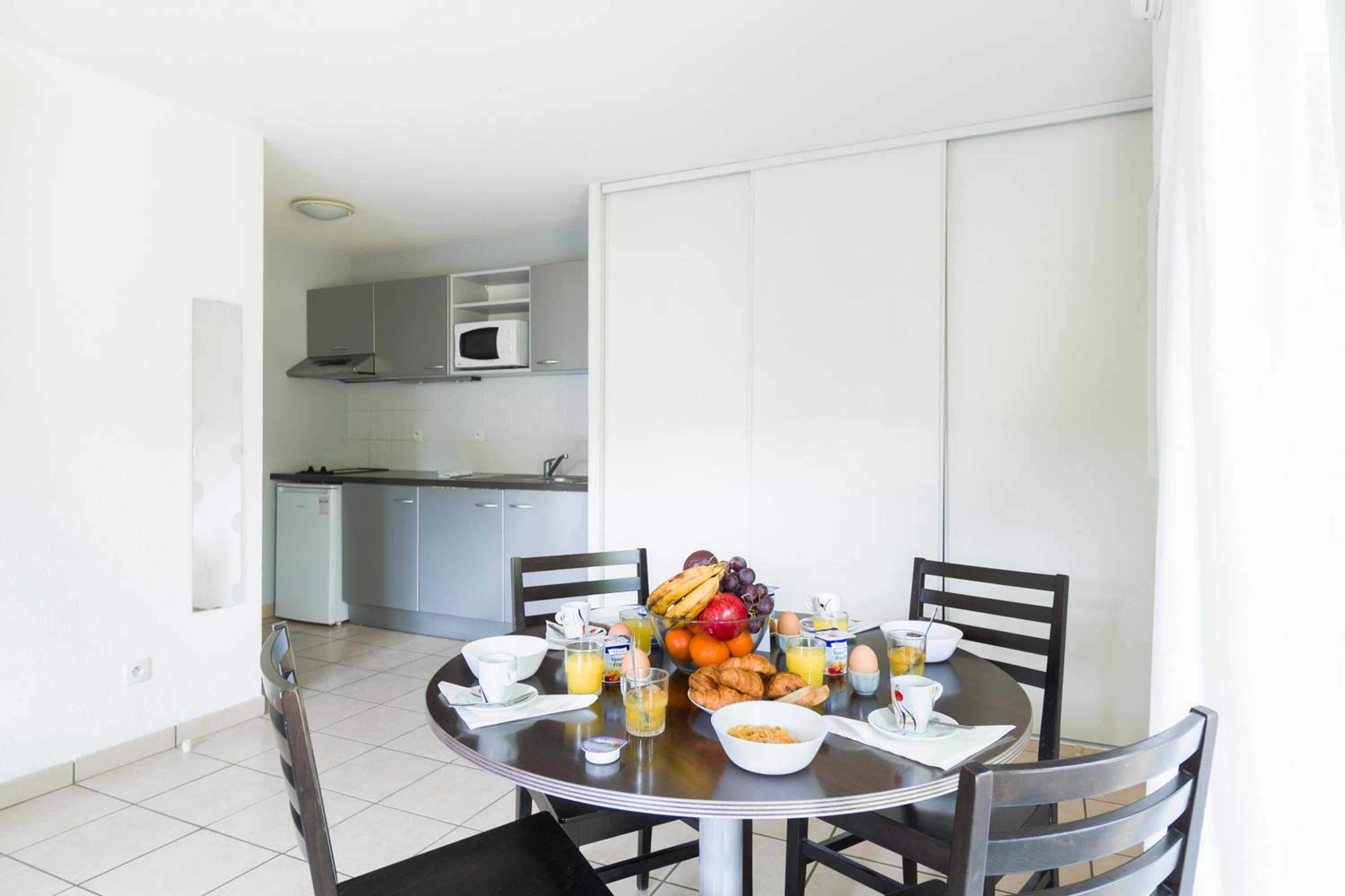 One-Bedroom Apartment (2 Adults) - Photo 6