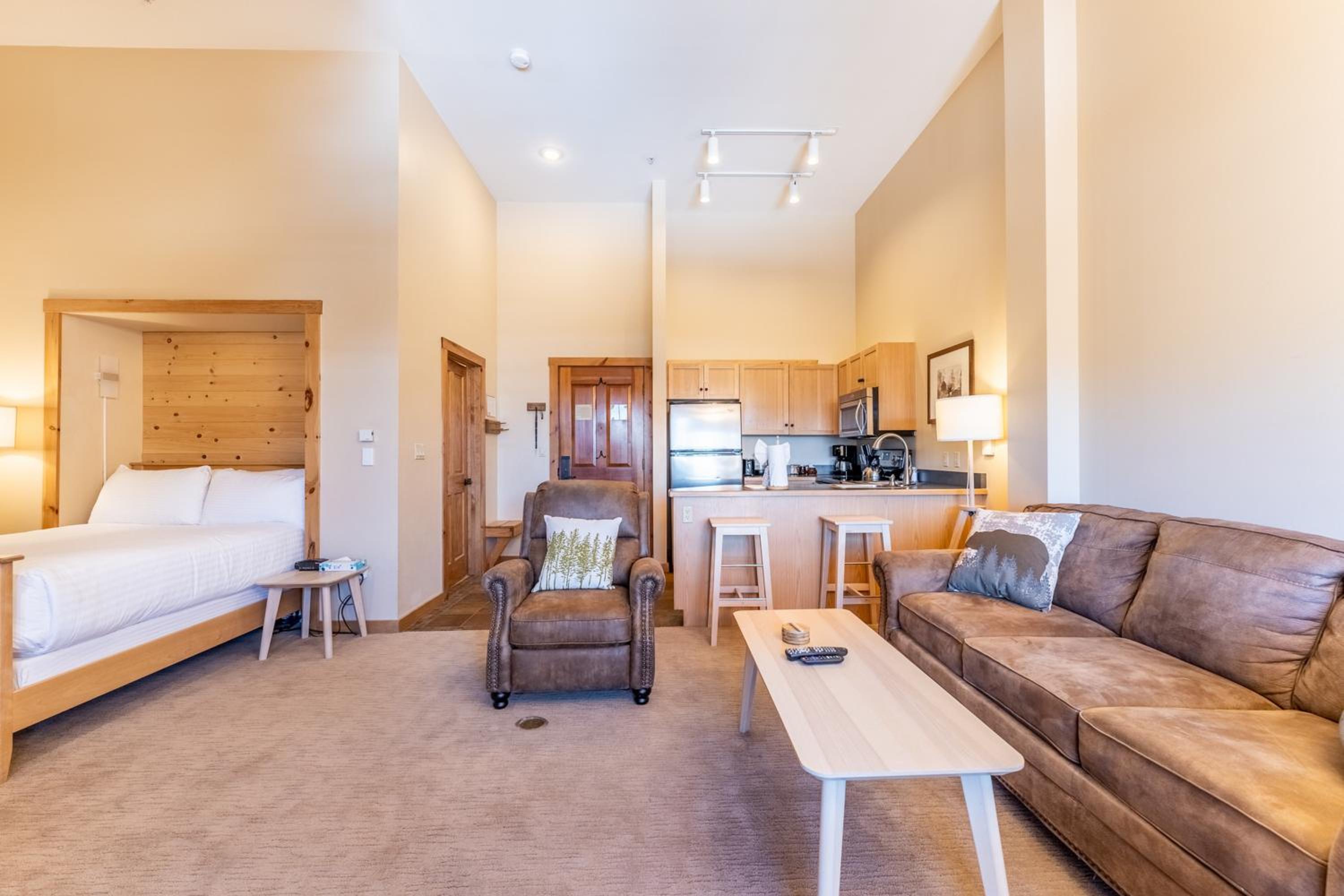 Studio Apartment photo 1