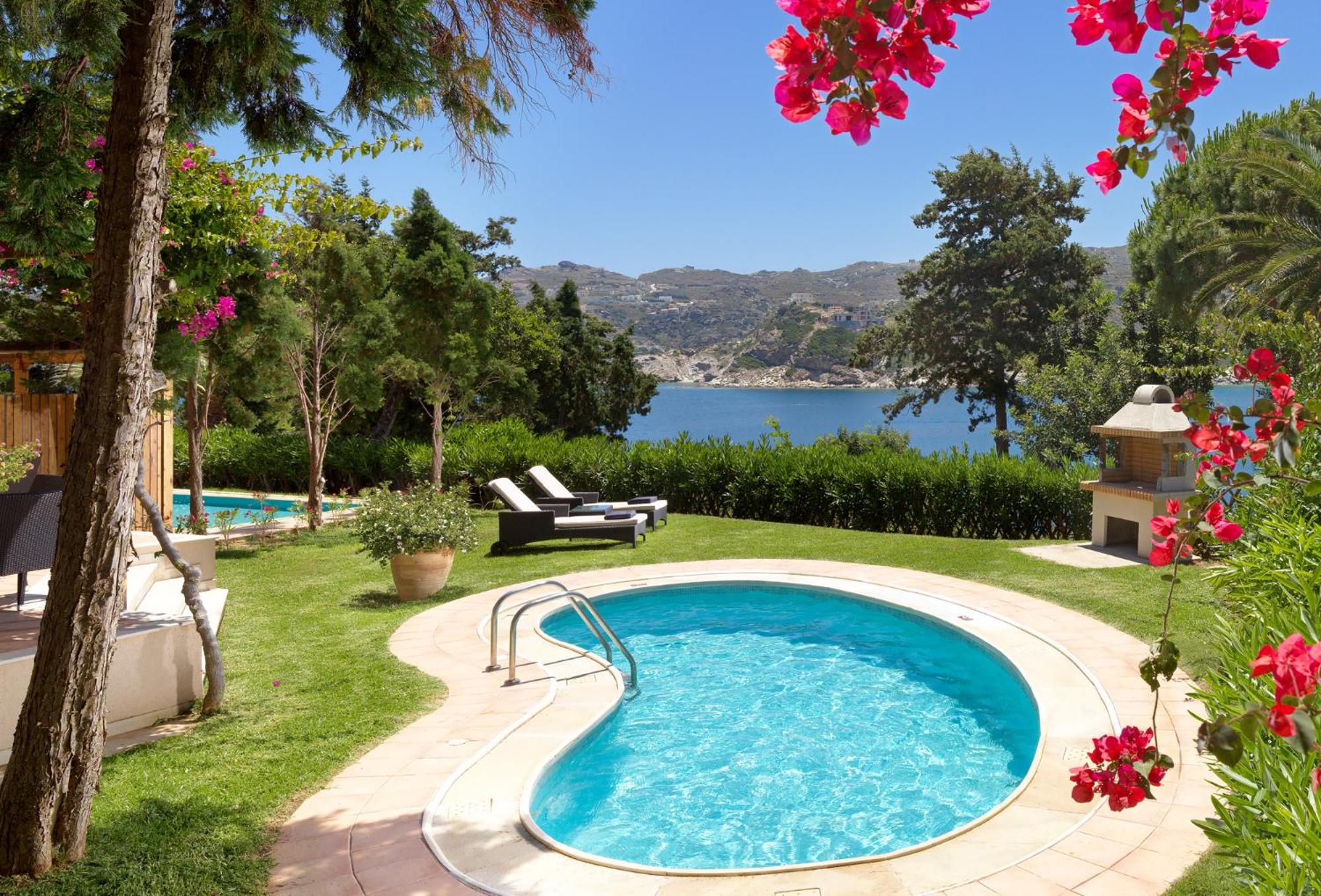Exclusive Two-Bedroom Maisonette with Individual Pool - Photo 5